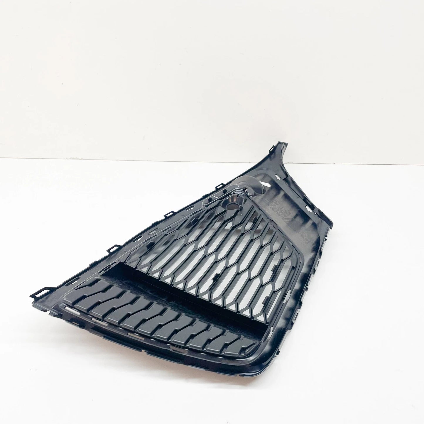 NEW AUDI Q8 4M FRONT RIGHT AIR GUIDE GRILLE 4M8807682ARU6