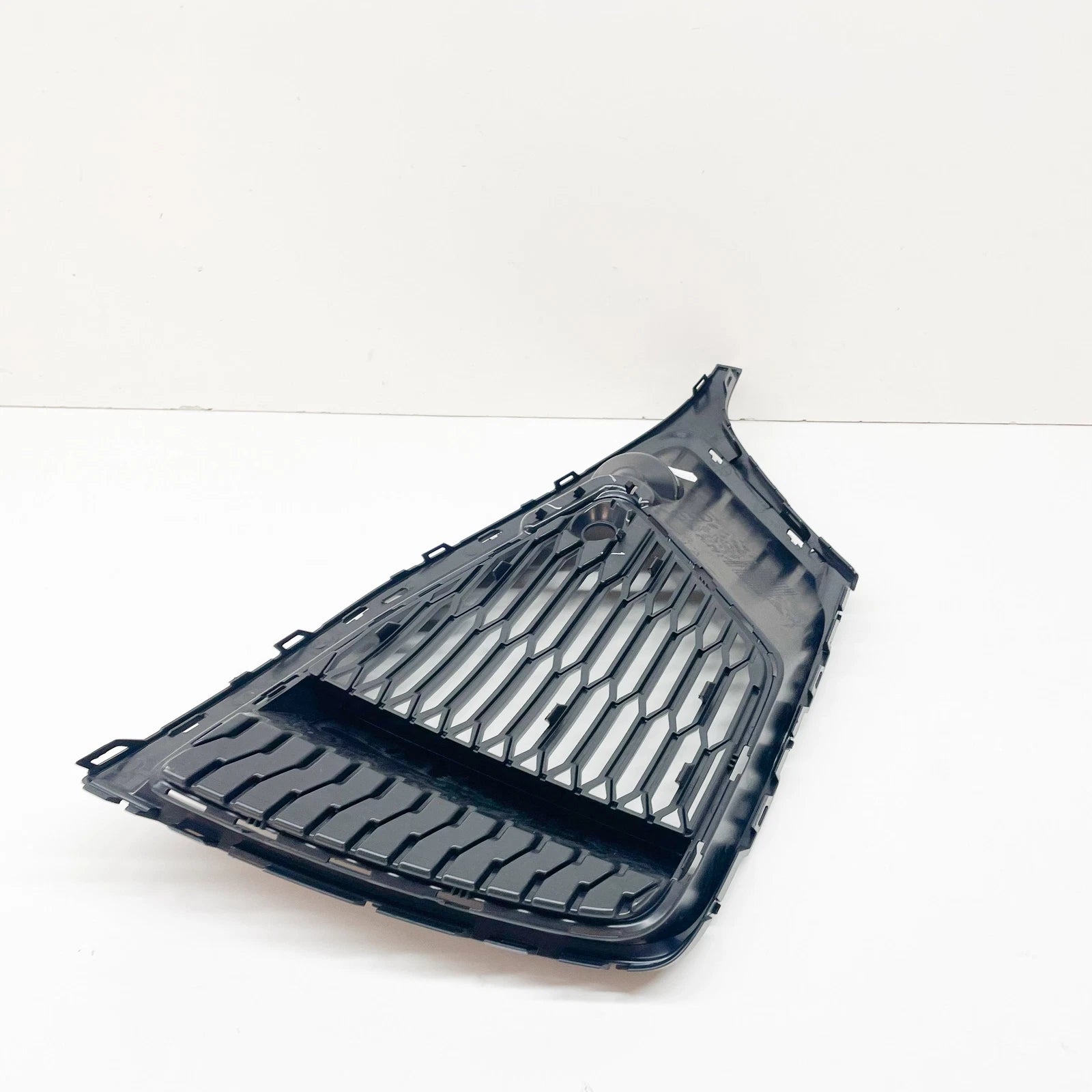 NEW AUDI Q8 4M FRONT RIGHT AIR GUIDE GRILLE 4M8807682ARU6