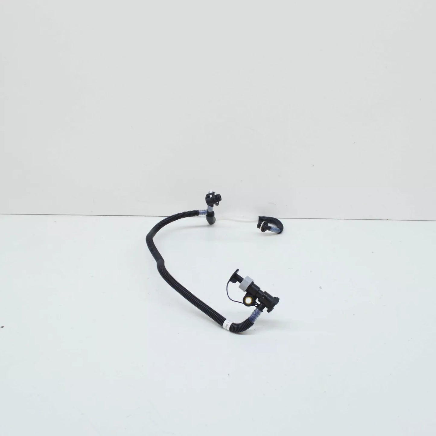 NEW MERCEDES-BENZ OM613 E-CLASS PLASTIC T PIECE FUEL PIPE A6130702232 ORIGINAL