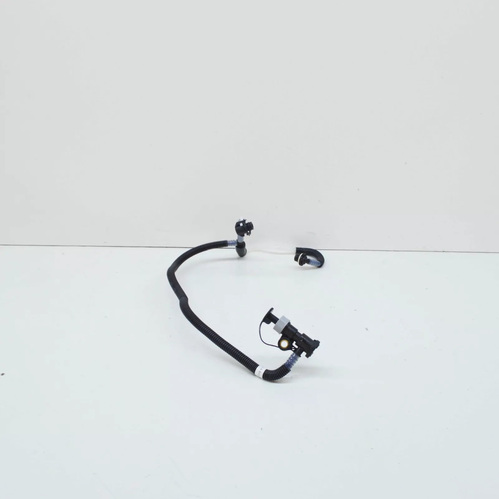 NEW MERCEDES-BENZ OM613 E-CLASS PLASTIC T PIECE FUEL PIPE A6130702232 ORIGINAL