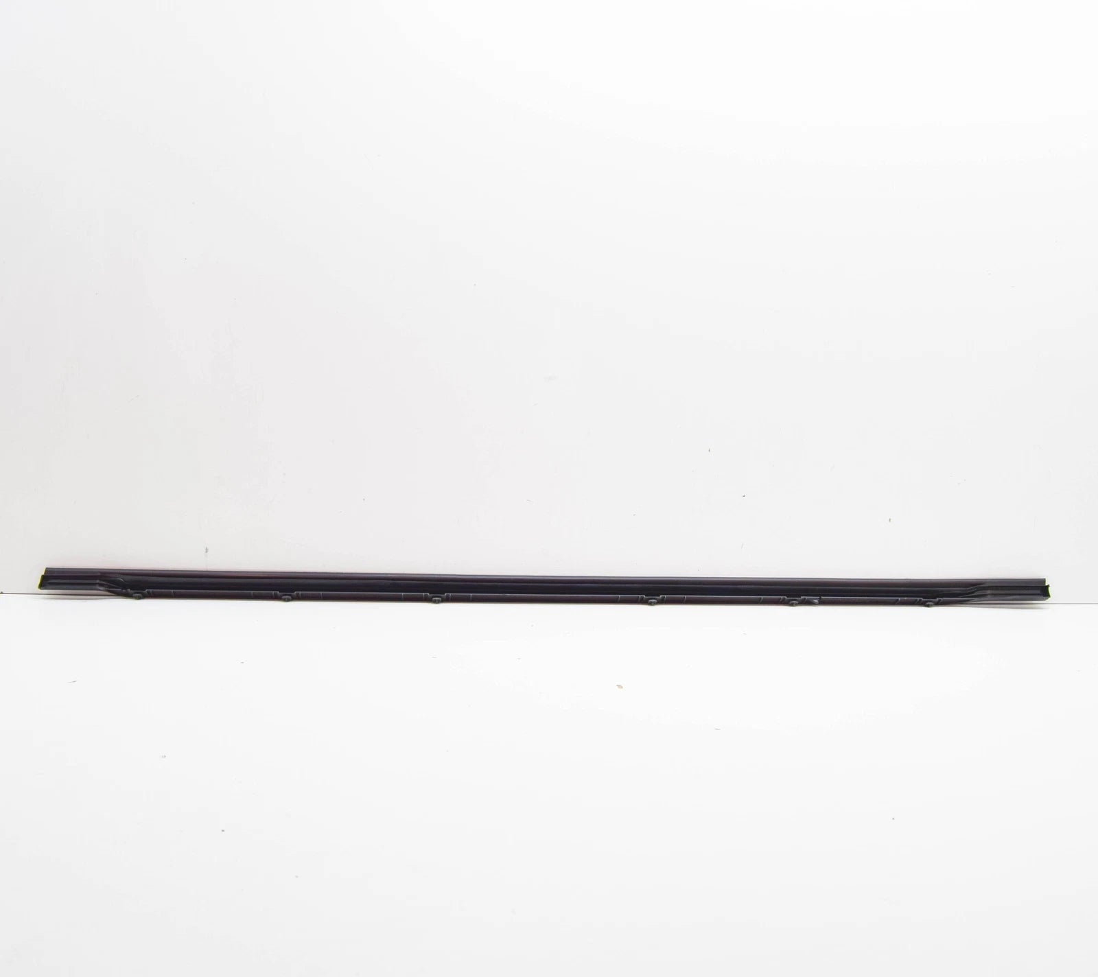 NEW MERCEDES-BENZ S-CLASS W222 FRONT RIGHT DOOR SEAL A2226900270 ORIGINAL