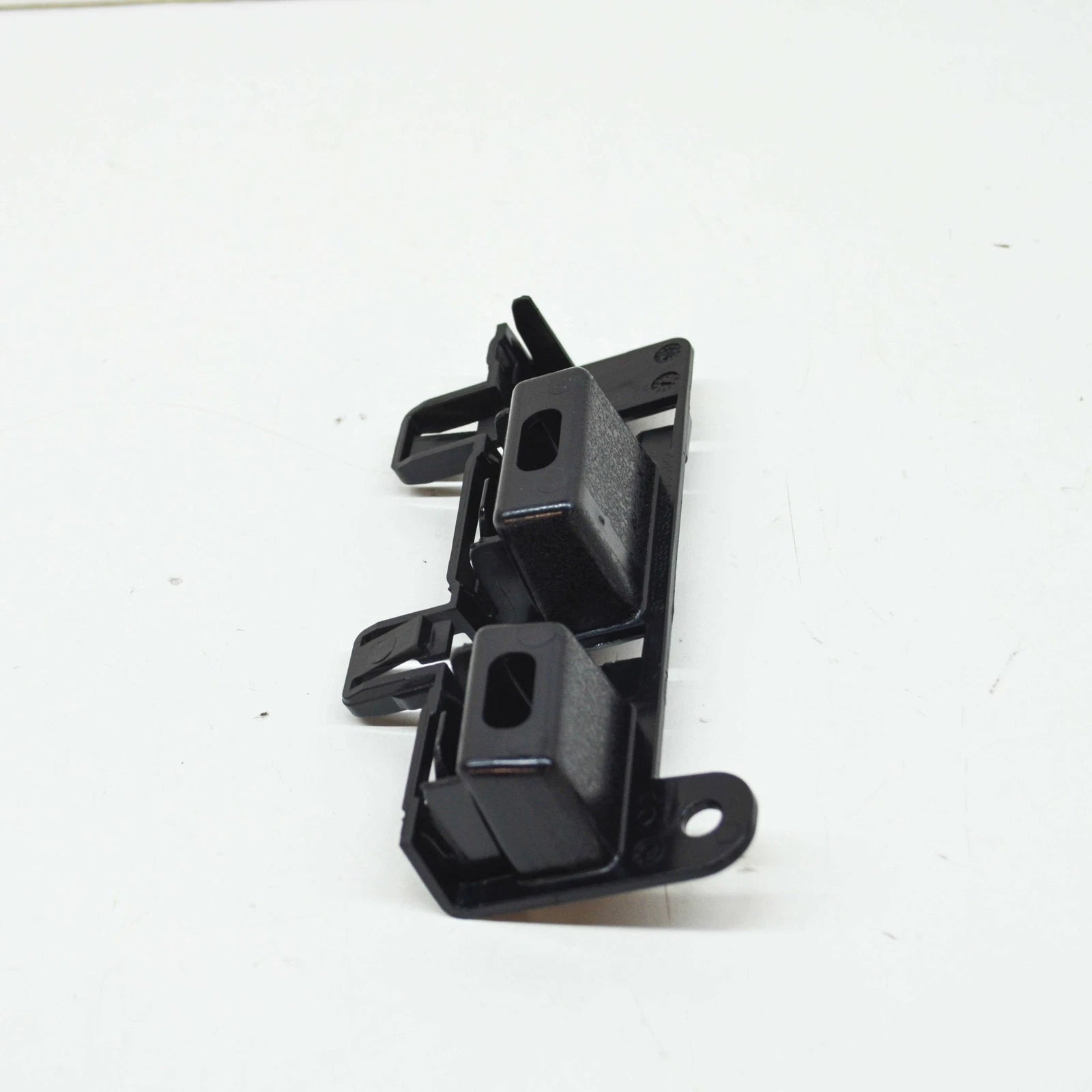 NEW BMW X5 G05 FRONT LEFT ROCKER PANEL HOLDER 51777469385 7469385 ORIGINAL