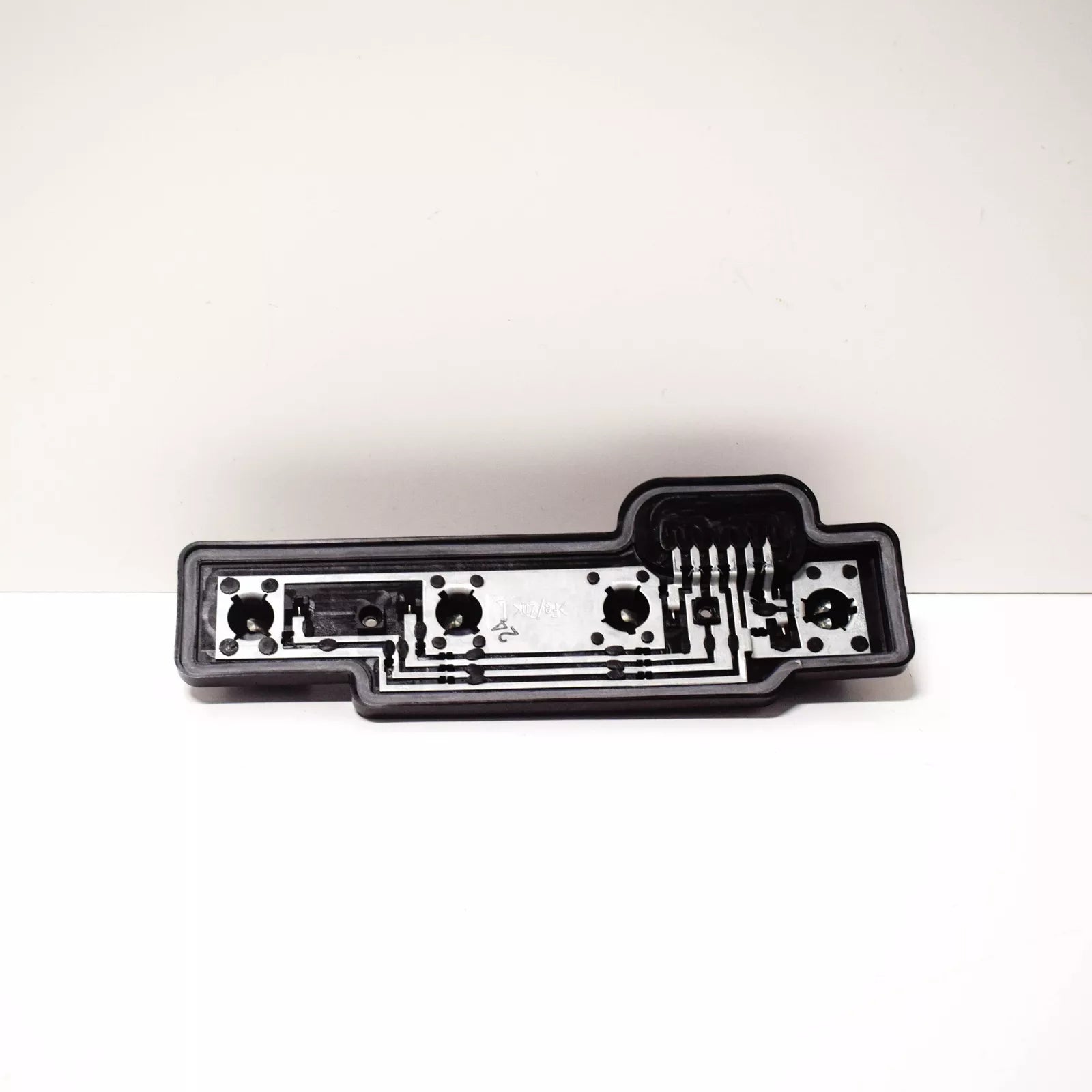 NEW VOLKSWAGEN CADDY MK3 2K REAR LEFT TAIL LIGHT BULB BRACKET 2K5945257A