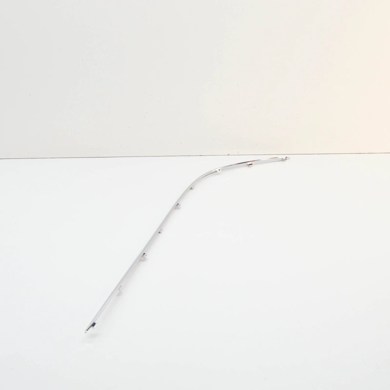 NEW MERCEDES-BENZ S W220 FRONT BUMPER RIGHT CHROME TRIM A2208850674 ORIGINAL