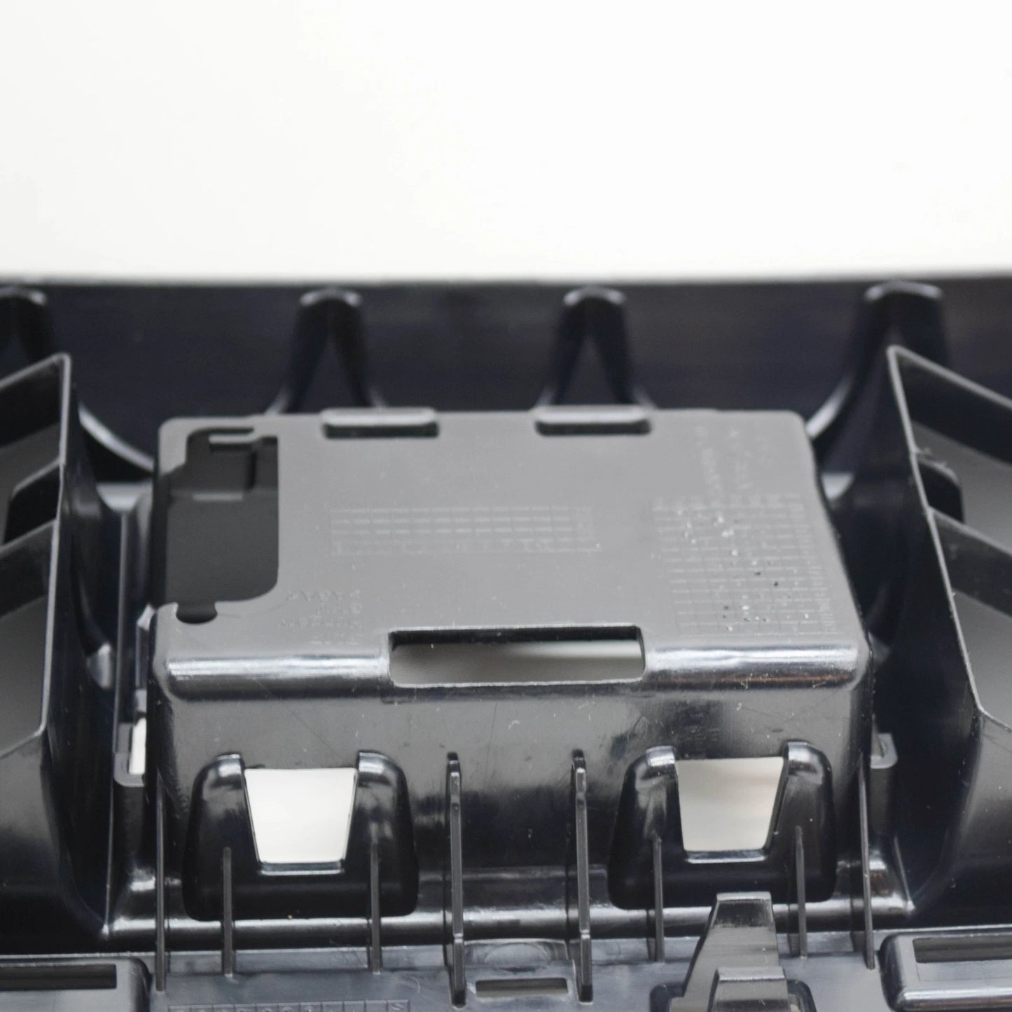 NEW AUDI Q3 F3 SPORTBACK FRONT BUMPER CENTER LOWER GRILLE 83A807683A9B9