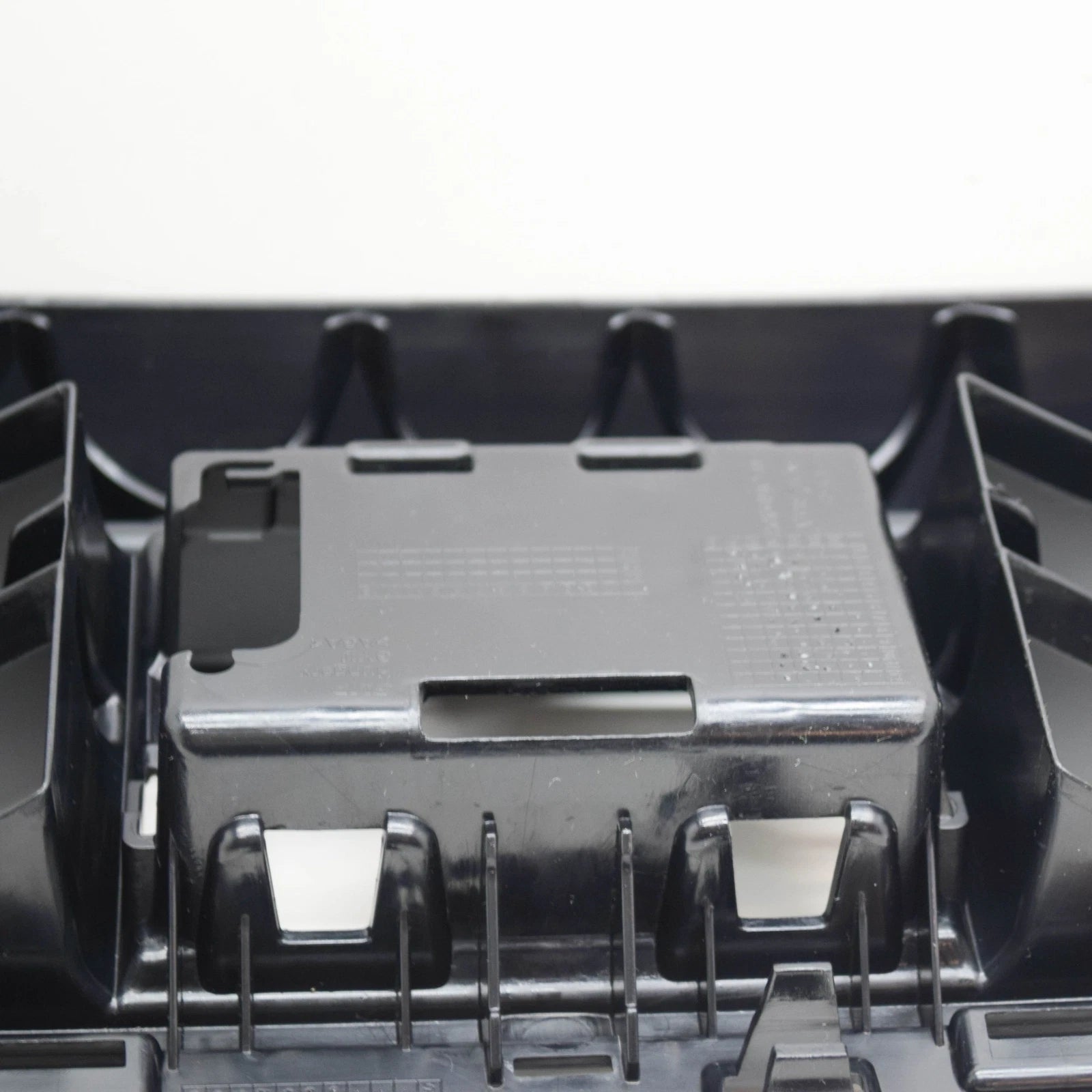 NEW AUDI Q3 F3 SPORTBACK FRONT BUMPER CENTER LOWER GRILLE 83A807683A9B9