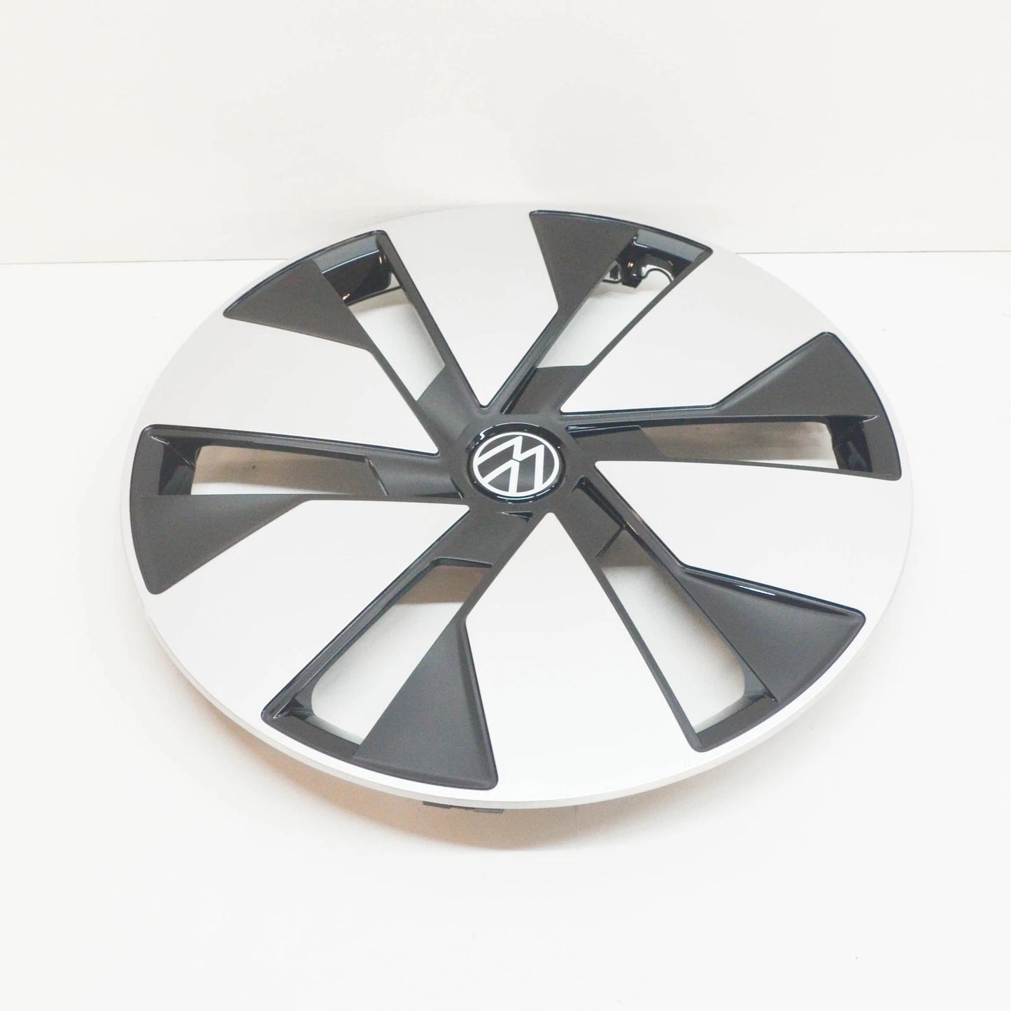 NEW VOLKSWAGEN ID.3 WHEEL TRIM RING COVER 10A601147BWZG ORIGINAL