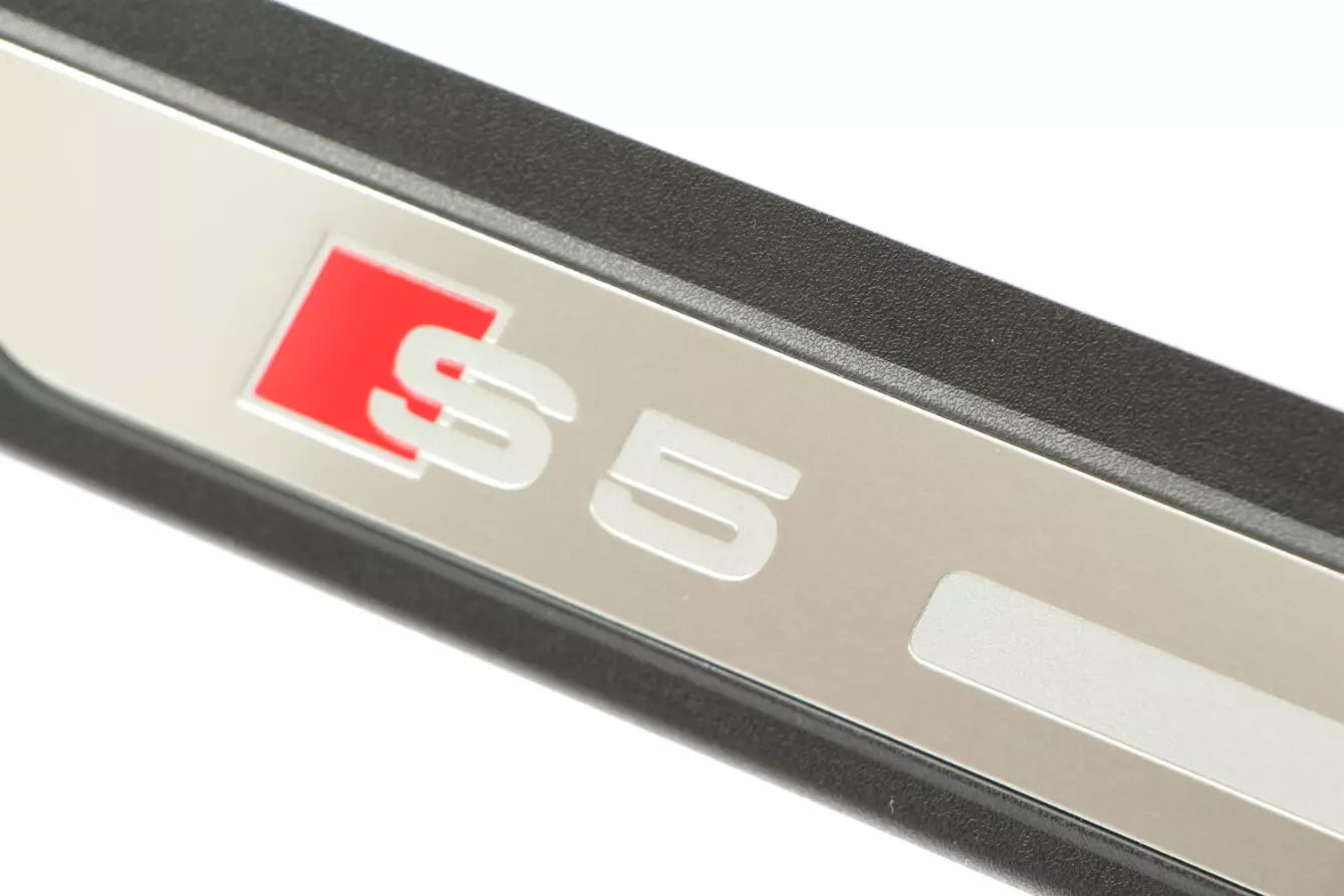 NEW AUDI A5 8T3 S5 FRONT RIGHT ENTRY STRIP WITH LETTERING 8T0853374L01C ORIGINAL