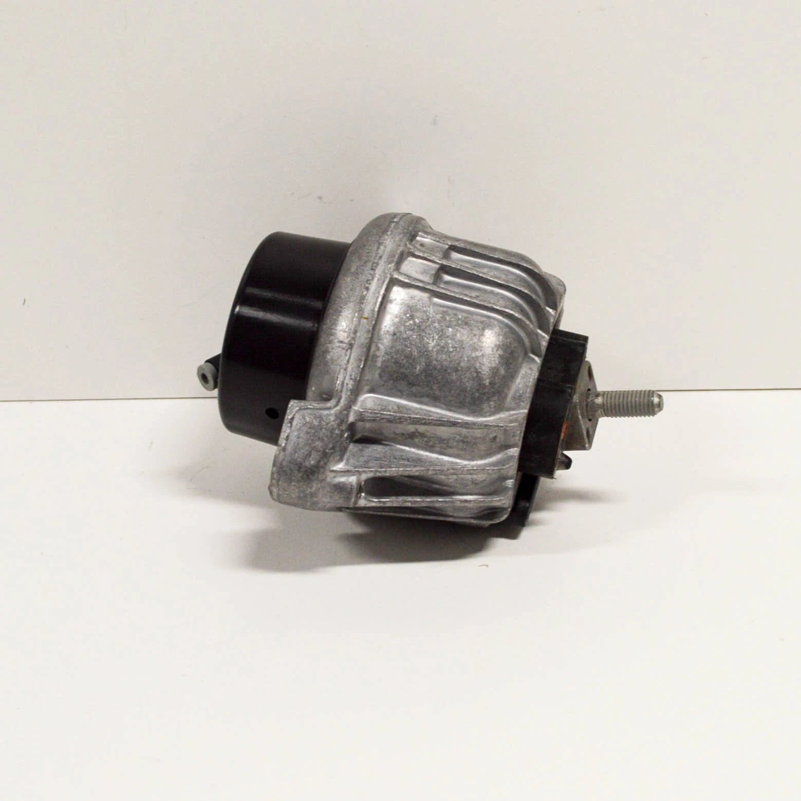 NEW BMW 3 E92 ENGINE MOUNT 22116760332 6760332 ORIGINAL