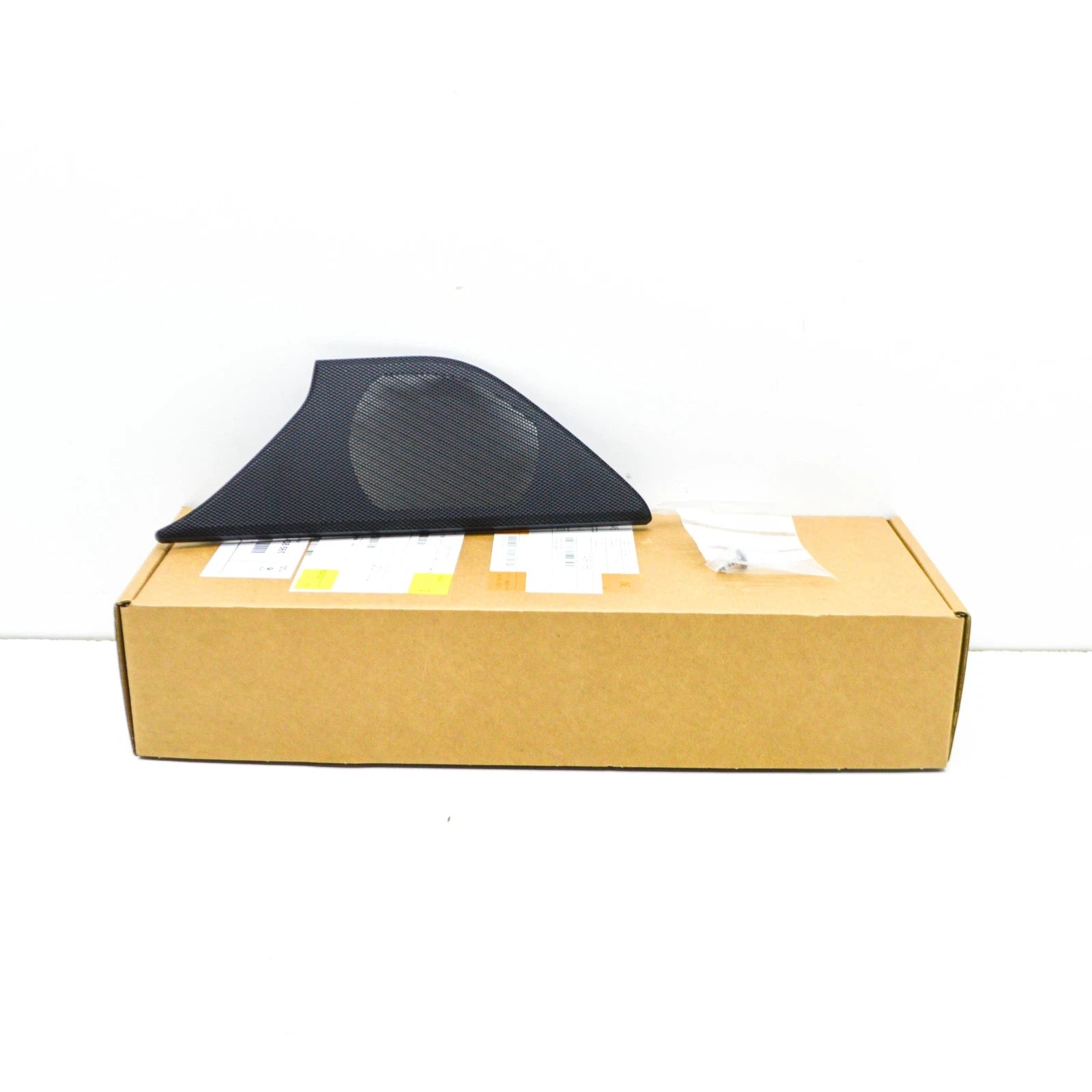 NEW BMW 5 G30 FRONT LEFT DOOR LOUDSPEAKER COVER 51417438565 ORIGINAL