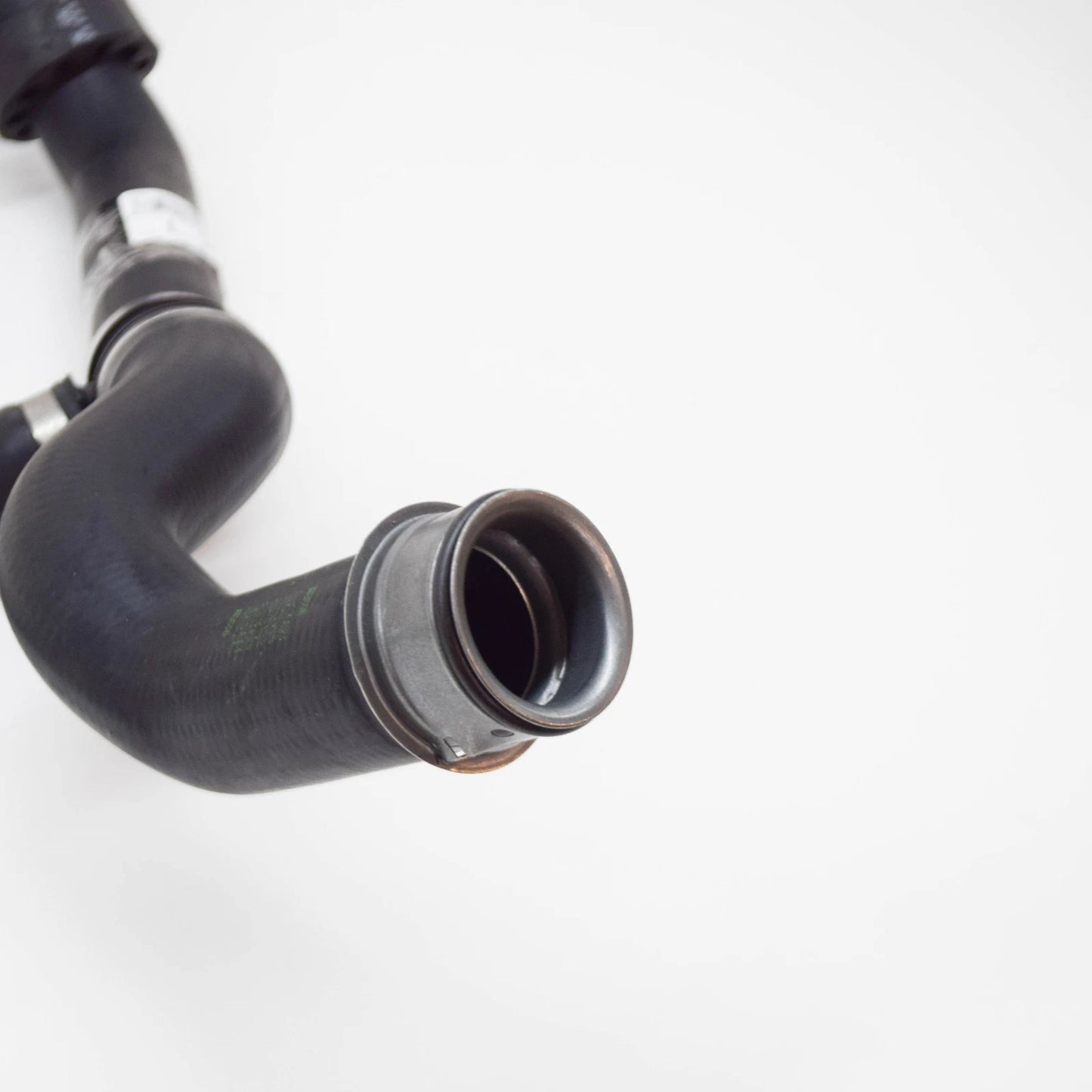 NEW MERCEDES R W251 WATER UPPER RADIATOR COOLANT HOSE A2515002075 ORIGINAL