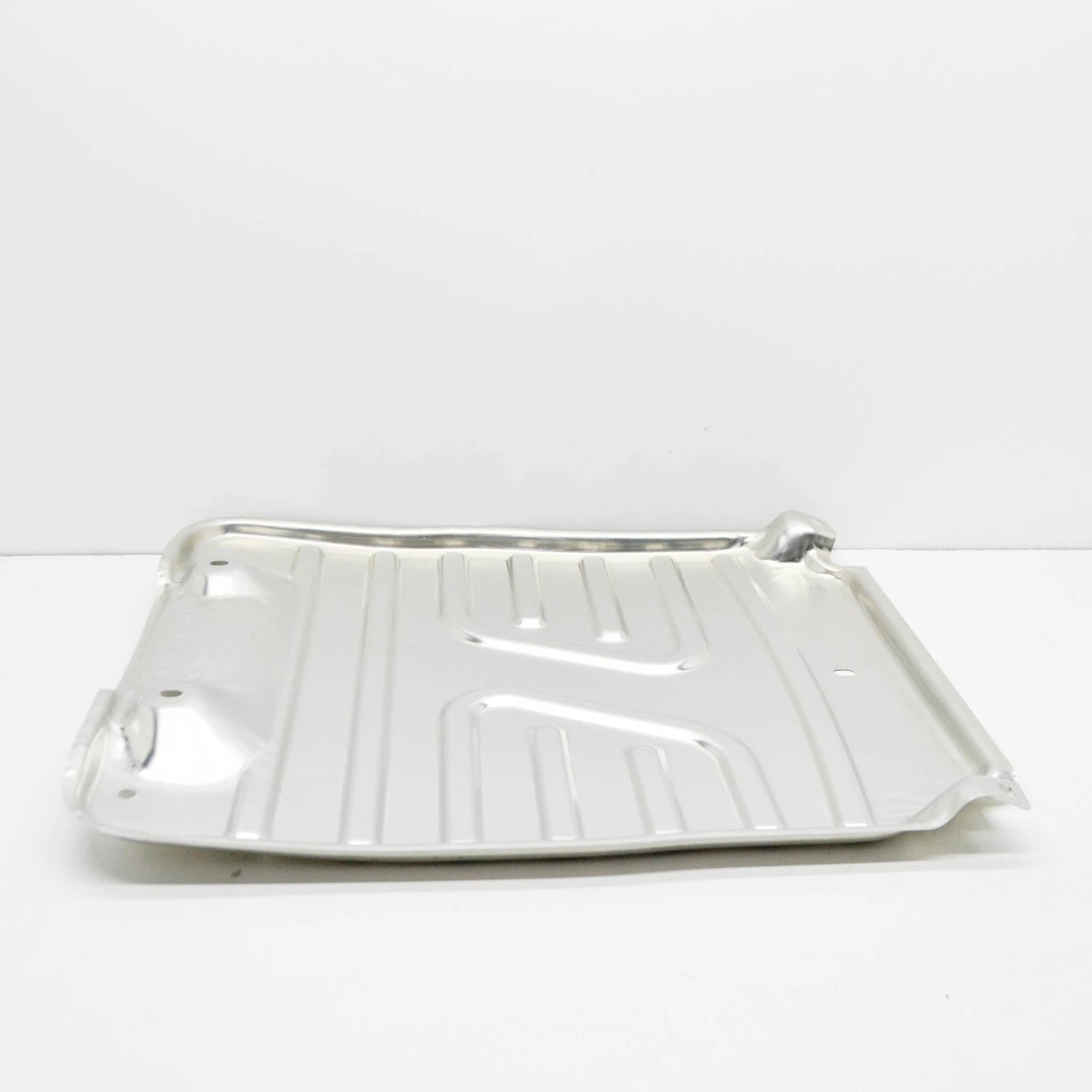 NEW VOLKSWAGEN TIGUAN 5Q ENGINE UNDERTRAY METAL SHIELD 5QA825230