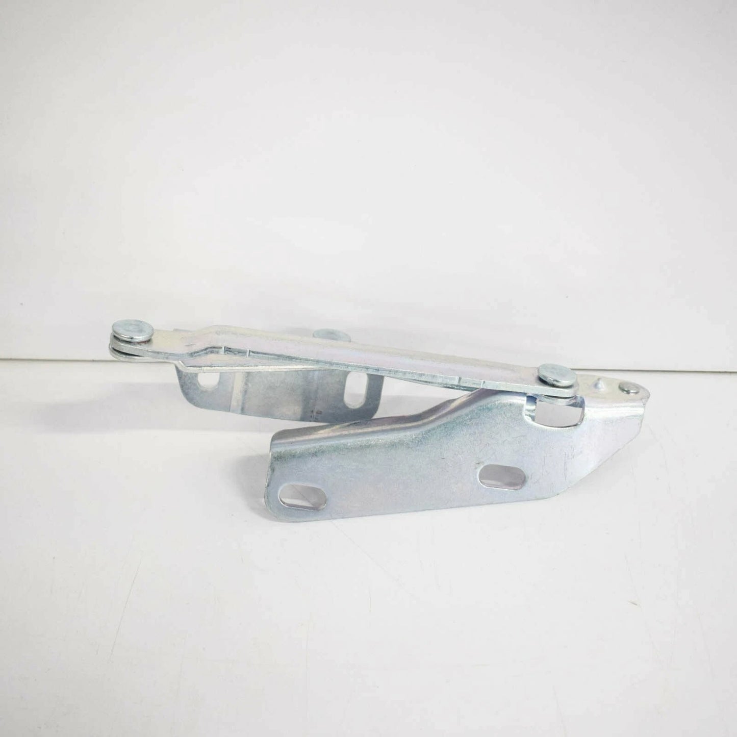 NEW VOLKSWAGEN CRAFTER FRONT RIGHT SIDE BONNET HOOD HINGE 2E0823302 2010