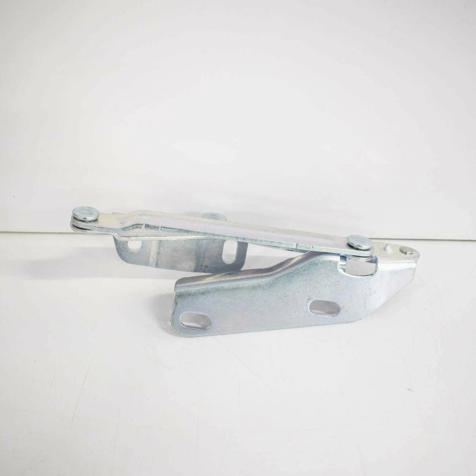 NEW VOLKSWAGEN CRAFTER FRONT RIGHT SIDE BONNET HOOD HINGE 2E0823302 2010