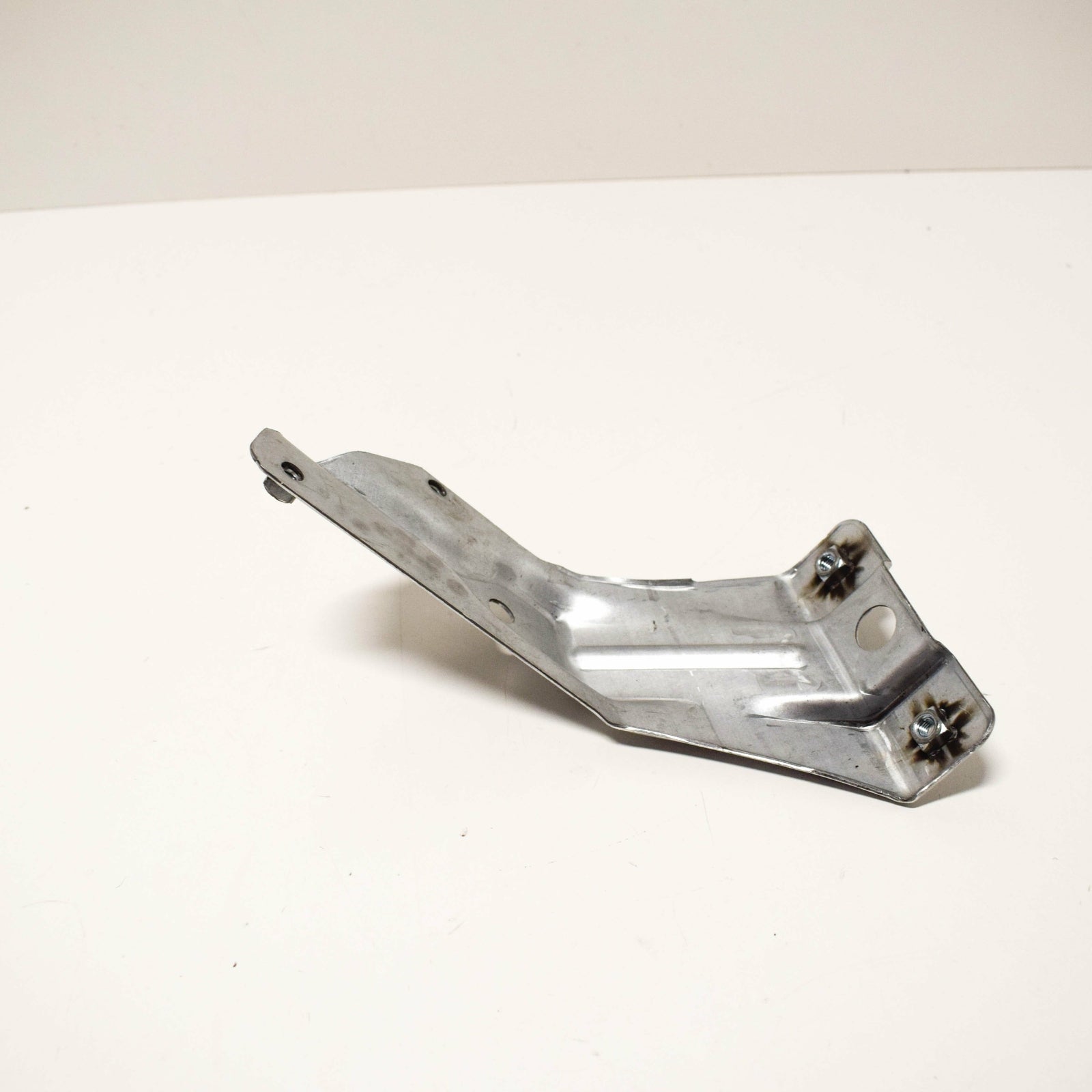 NEW VOLKSWAGEN GOLF MK6 FRONT RIGHT FENDER SUPPORT BRACKET 5K6821136 ORIGINAL