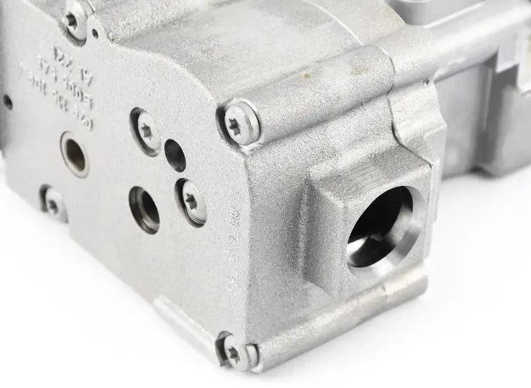 NEW AUDI R8 SPYDER ENGINE OIL PUMP 079115103AA ORIGINAL