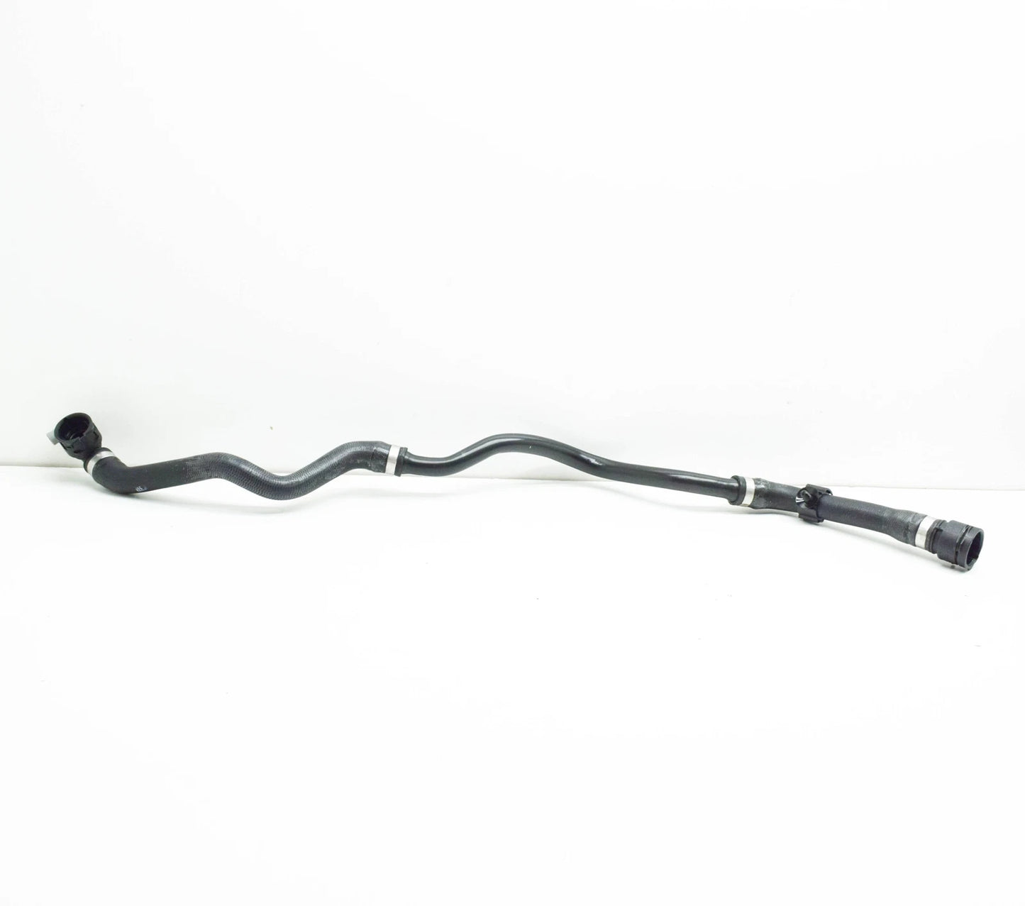 NEW MERCEDES-BENZ EQS V297 COOLANT HOSE A2975011601 ORIGINAL