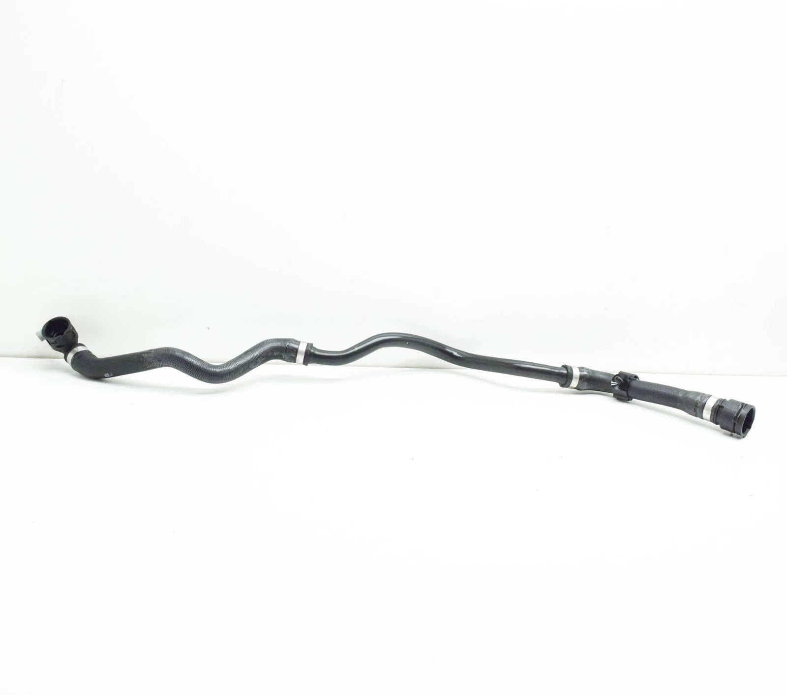 NEW MERCEDES-BENZ EQS V297 COOLANT HOSE A2975011601 ORIGINAL