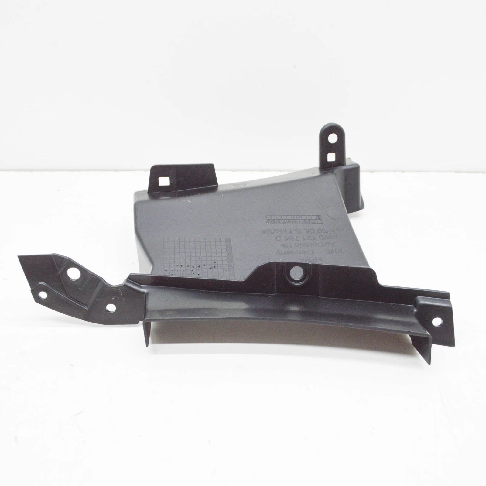 NEW AUDI A4 AVANT B9 RIGHT AIR GUIDE 8W0121764D ORIGINAL