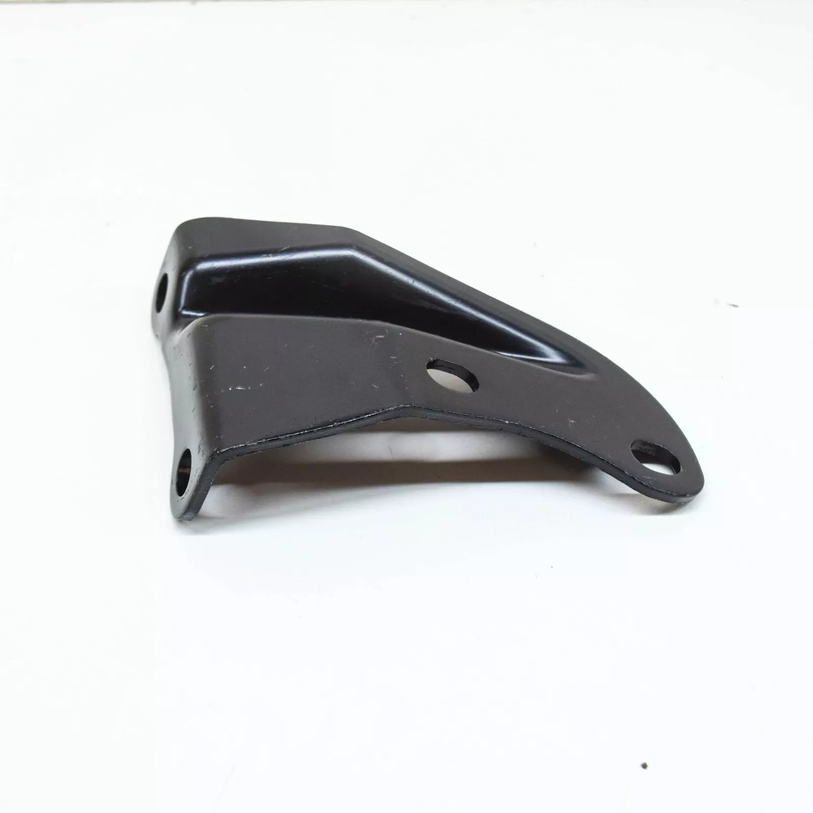 NEW AUDI A3 8P TRANSMISSION CARRIER BRACKET 02M409905R