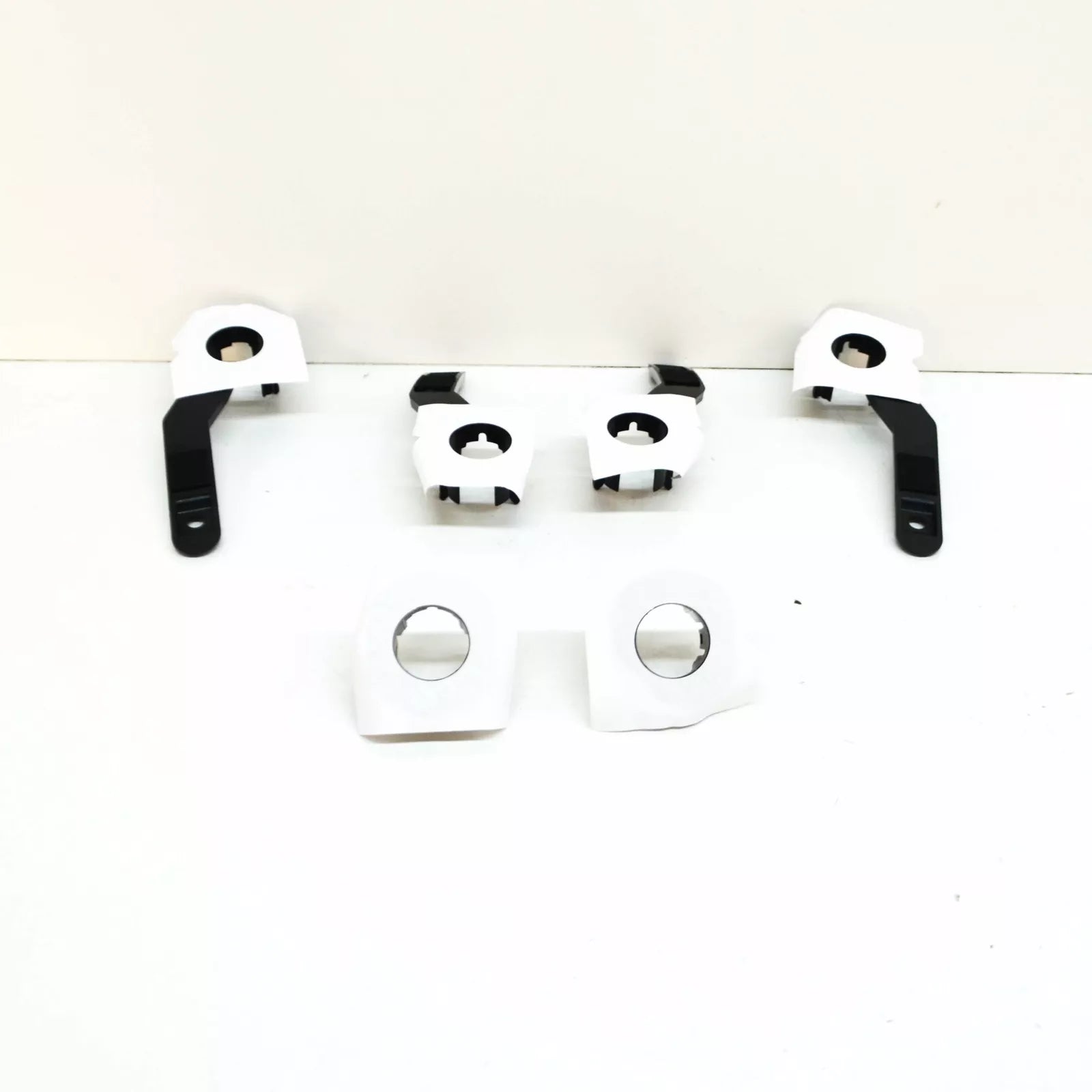 NEW BMW 3 F30 M-P FRONT BUMPER PDC/PMA SENSOR MOUNTING KIT 51128069815 ORIGINAL