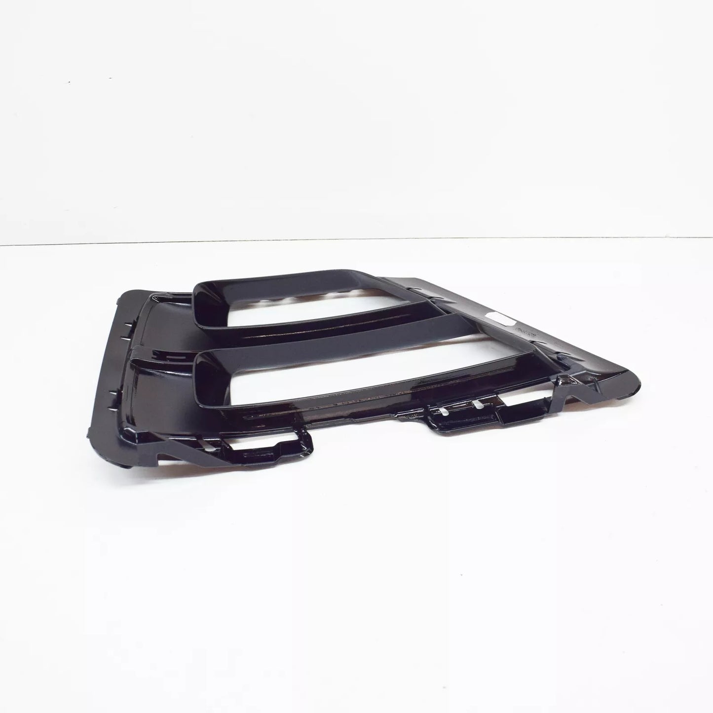 NEW VW GOLF MK7 FRONT BUMPER LOWER RIGHT GRILLE 5G0853666H041 2015