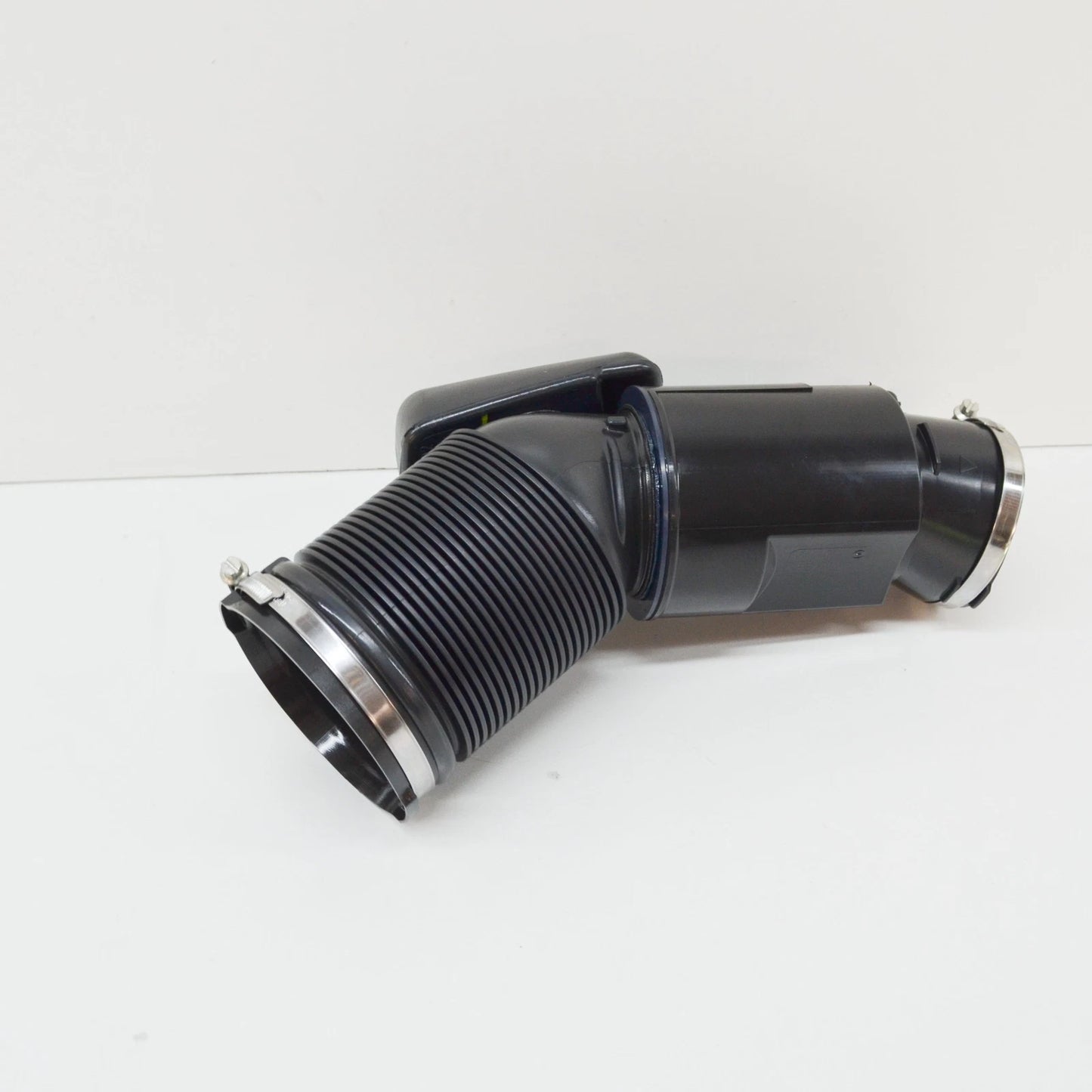 NEW AUDI A6 AVANT C6 INTAKE THROTTLE BODY HOSE 06E129629P ORIGINAL