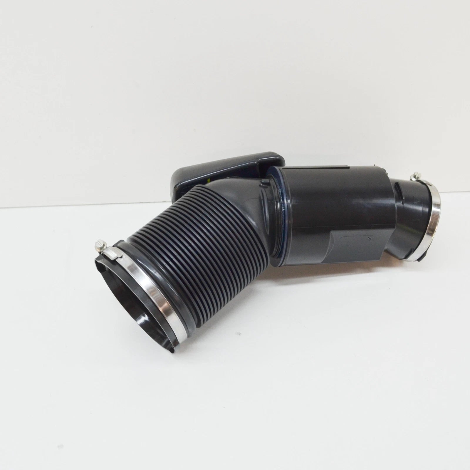 NEW AUDI A6 AVANT C6 INTAKE THROTTLE BODY HOSE 06E129629P ORIGINAL