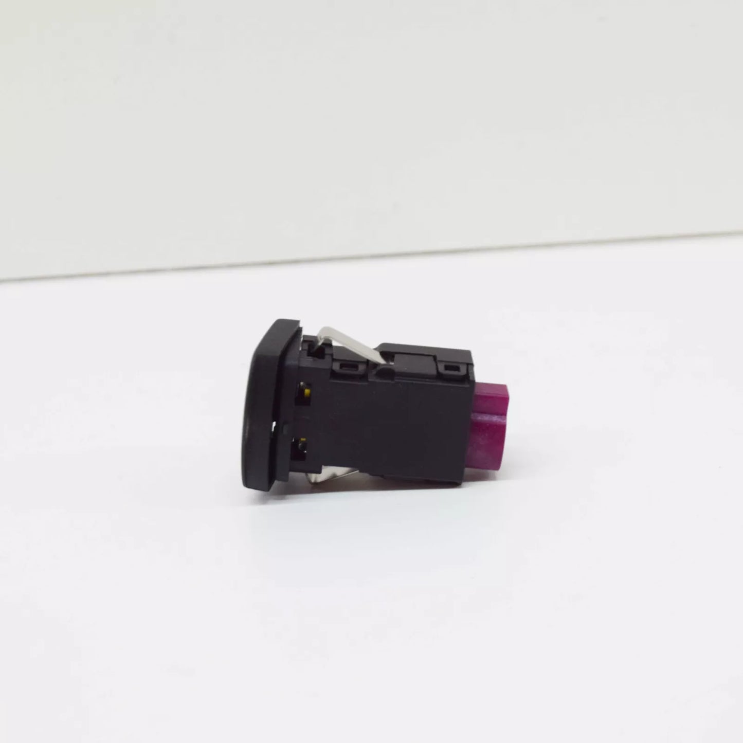 NEW VOLKSWAGEN POLO MK5 6R USB SOCKET WITH COVER 6C0035726C ORIGINAL