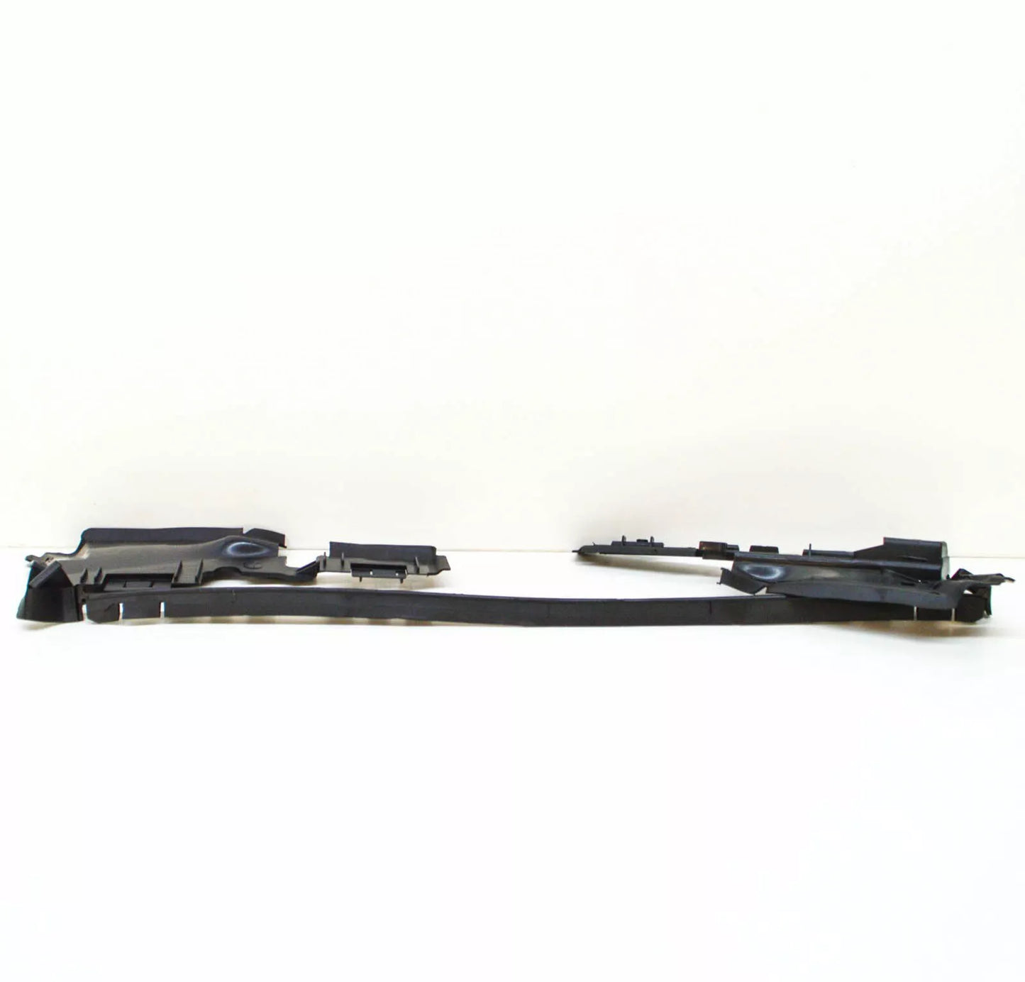 NEW MERCEDES-BENZ C-CLASS W204 UPPER RADIATOR BAFFLE A2045050530 ORIGINAL