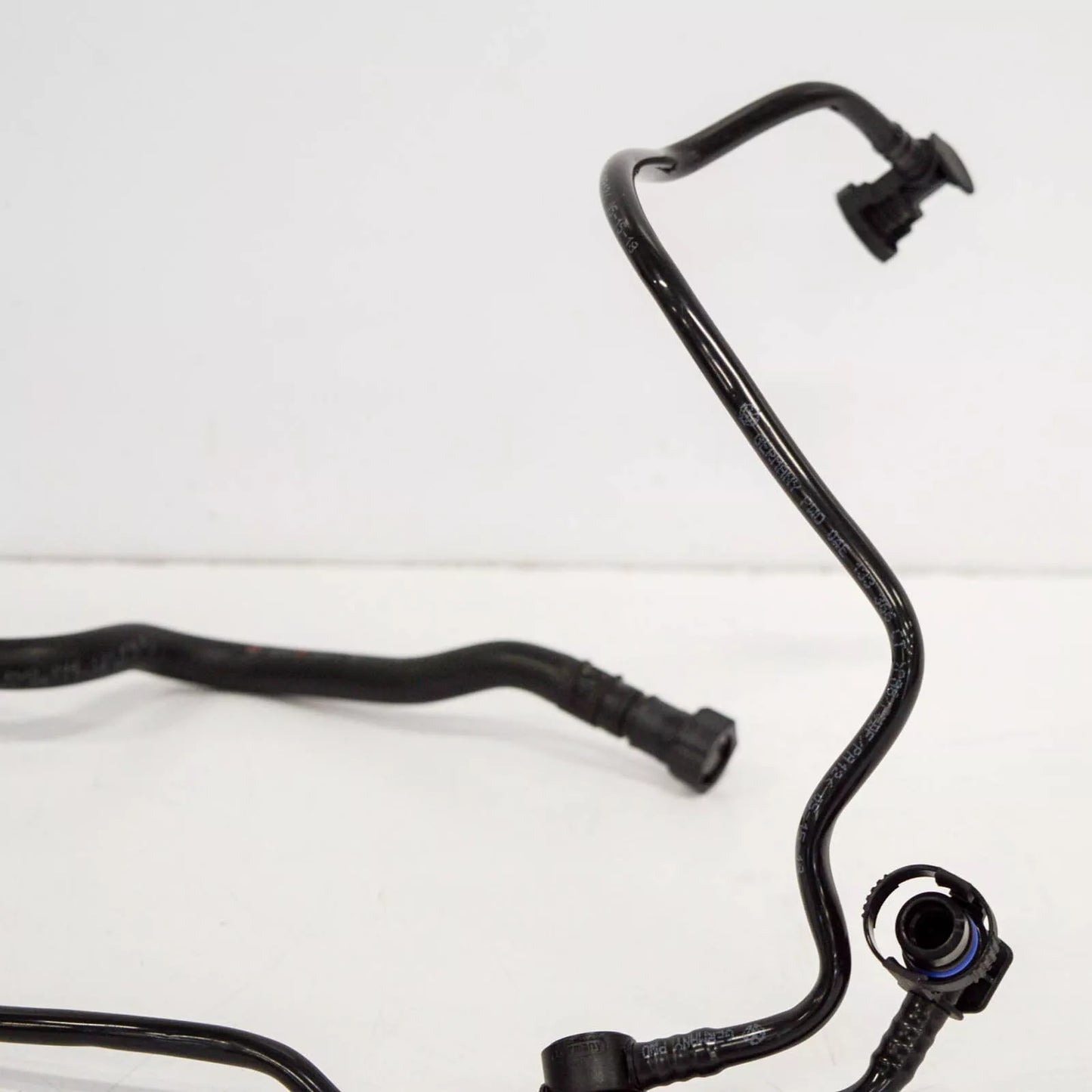 NEW AUDI Q2 CONNECTION PIPE HOSE 04E133366CT ORIGINAL