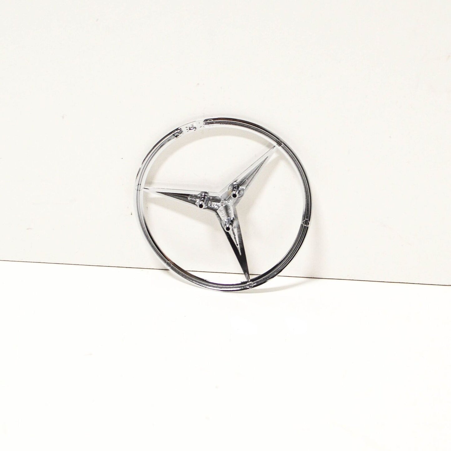 NEW MERCEDES-BENZ CLK C208 TRUNK LID BADGE EMBLEM A2087580058 2001 ORIGINAL