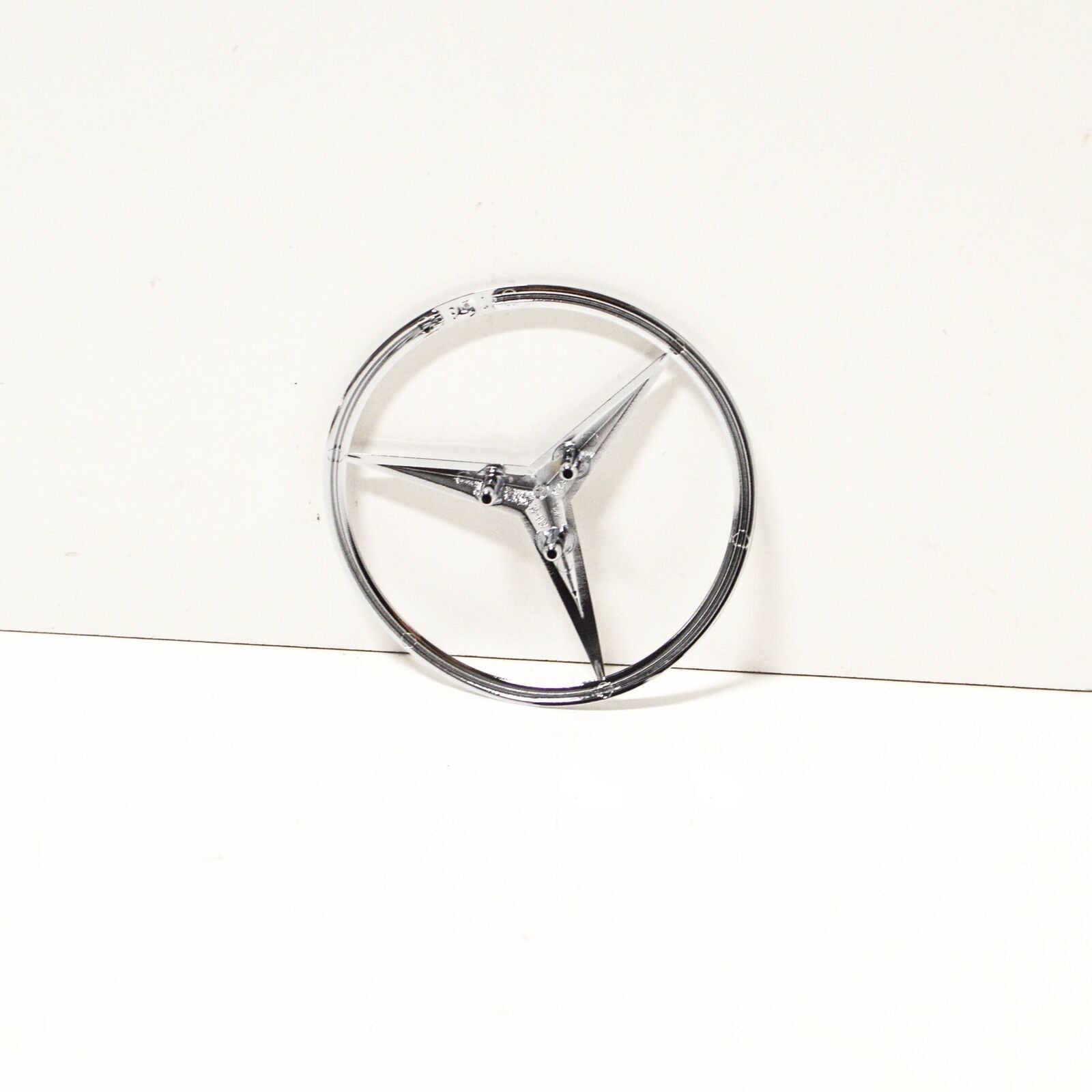 NEW MERCEDES-BENZ CLK C208 TRUNK LID BADGE EMBLEM A2087580058 2001 ORIGINAL