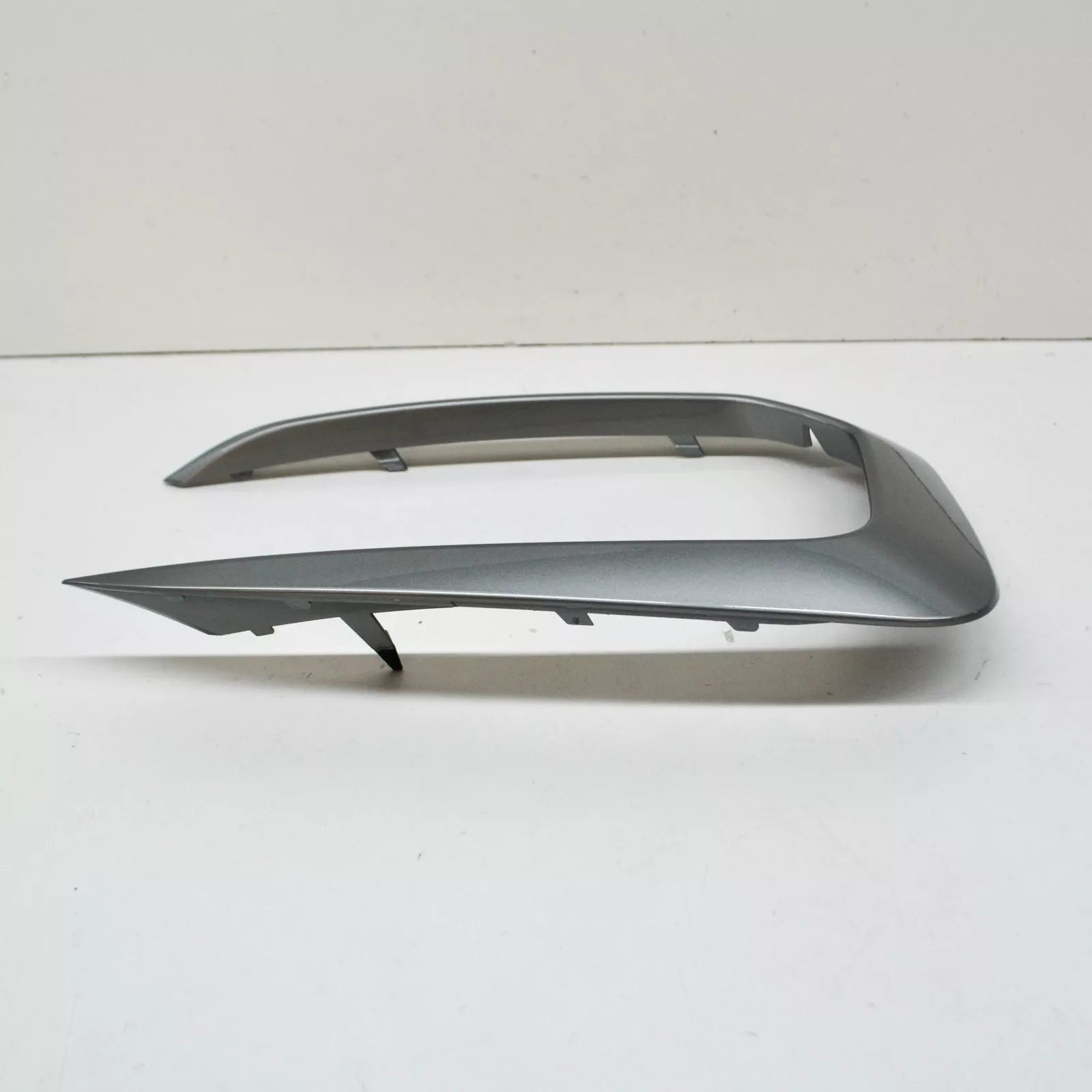 NEW BMW 1 F20 FRONT BUMPER RIGHT GRILLE COVER TRIM 51118070324 8070324 ORIGINAL