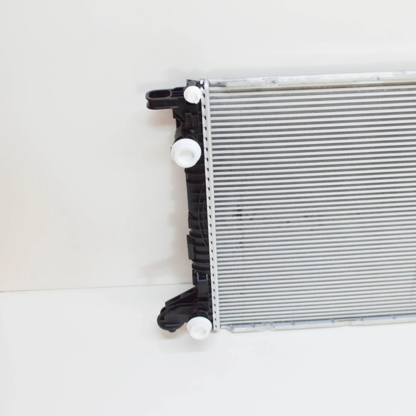 NEW AUDI A4 B9 ENGINE RADIATOR 8W0121251J ORIGINAL