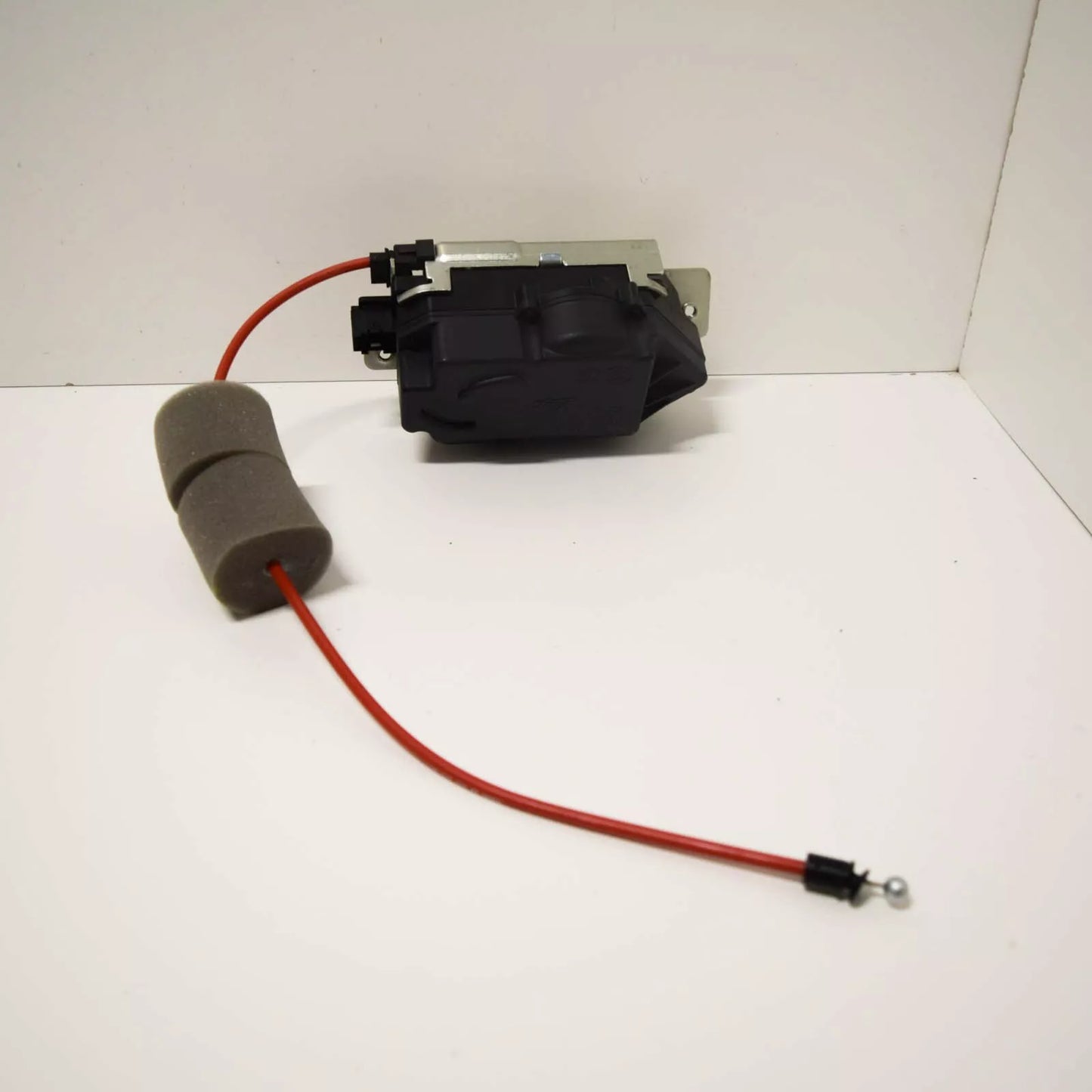 NEW MERCEDES BENZ M W164 REAR TAILGATE BOOT LID LOCK A1647400500 ORIGINAL