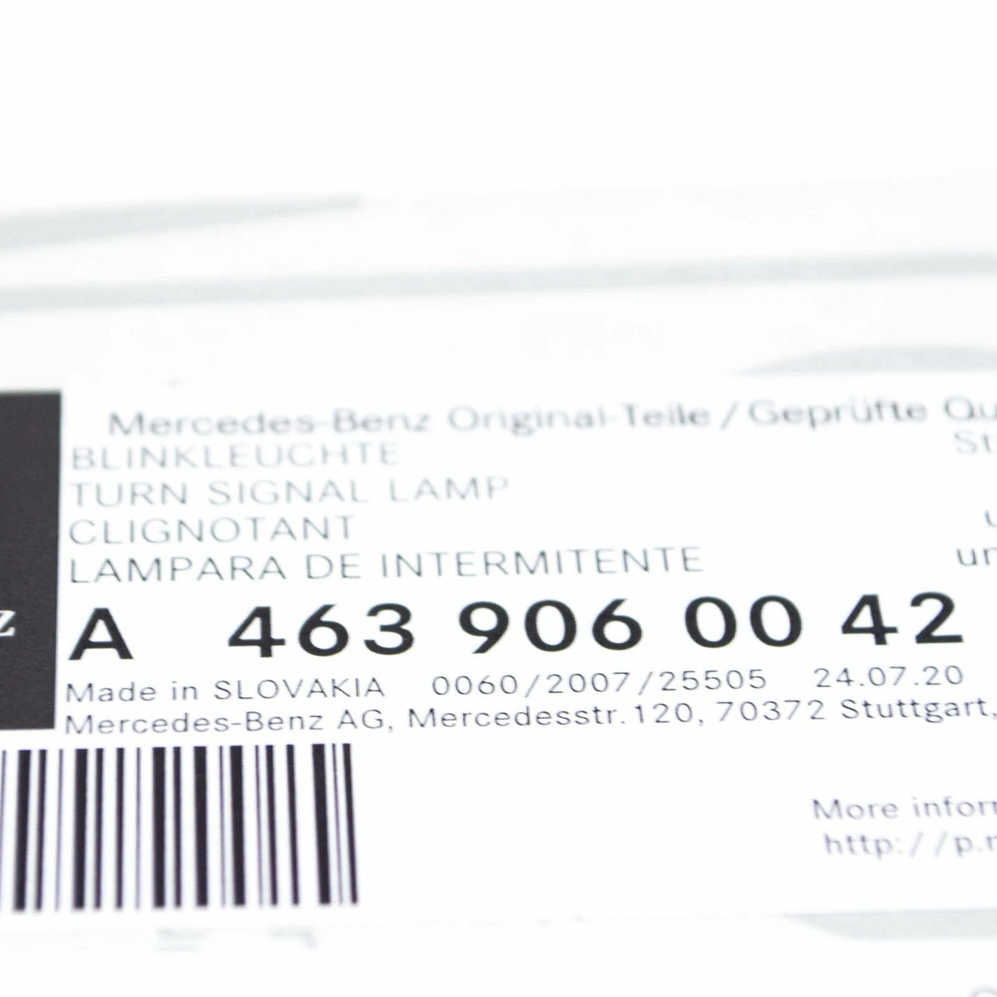 NEW MERCEDES-BENZ G W463 FRONT DIRECTION INDICATOR A4639060042