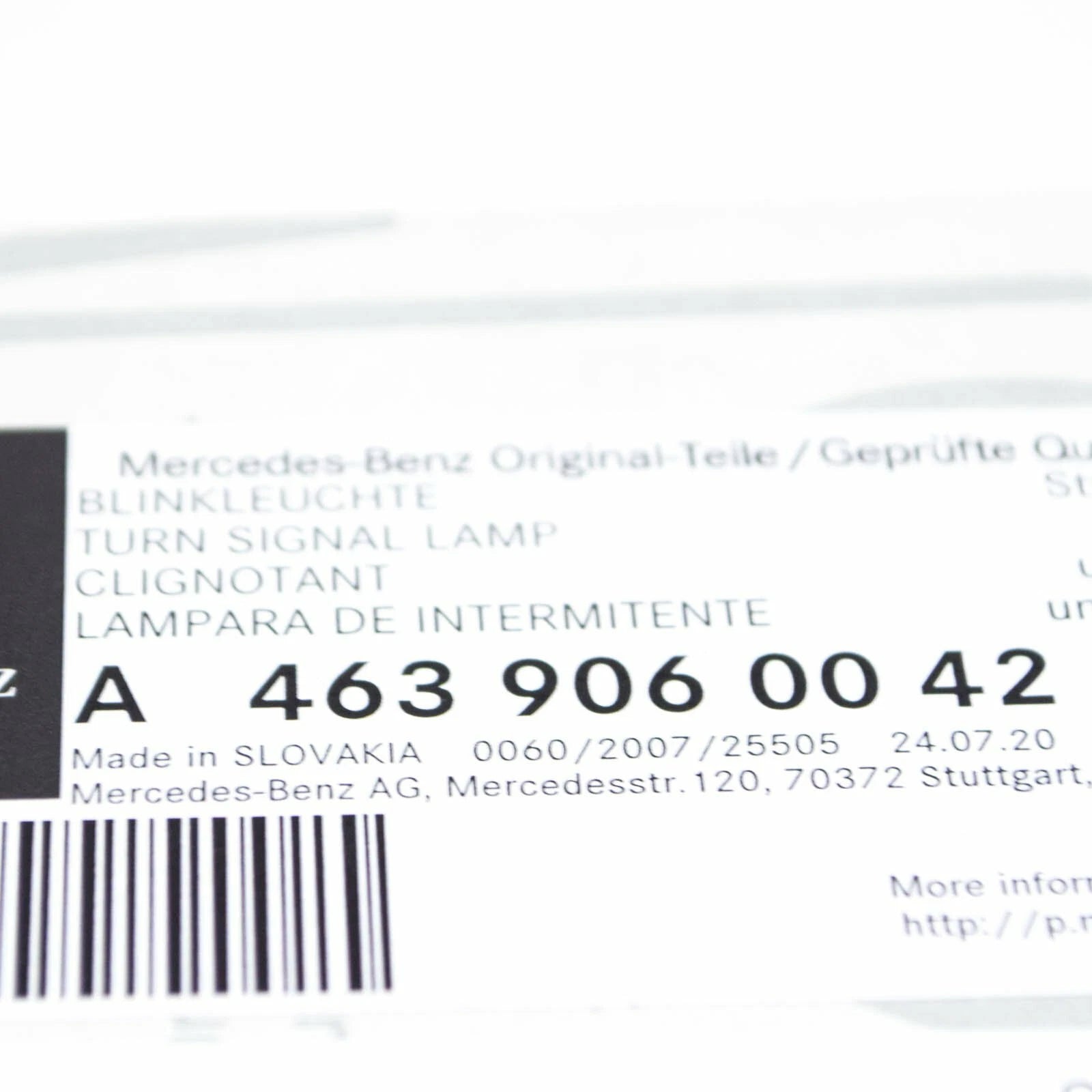 NEW MERCEDES-BENZ G W463 FRONT DIRECTION INDICATOR A4639060042