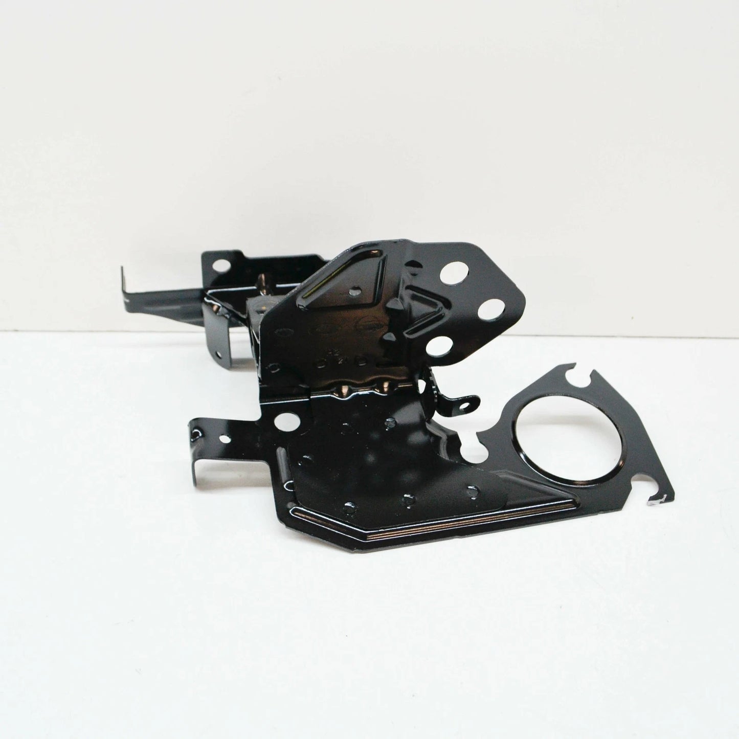 NEW AUDI Q5 80A ENGINE WATER PUMP BRACKET RIGHT 80A819263D