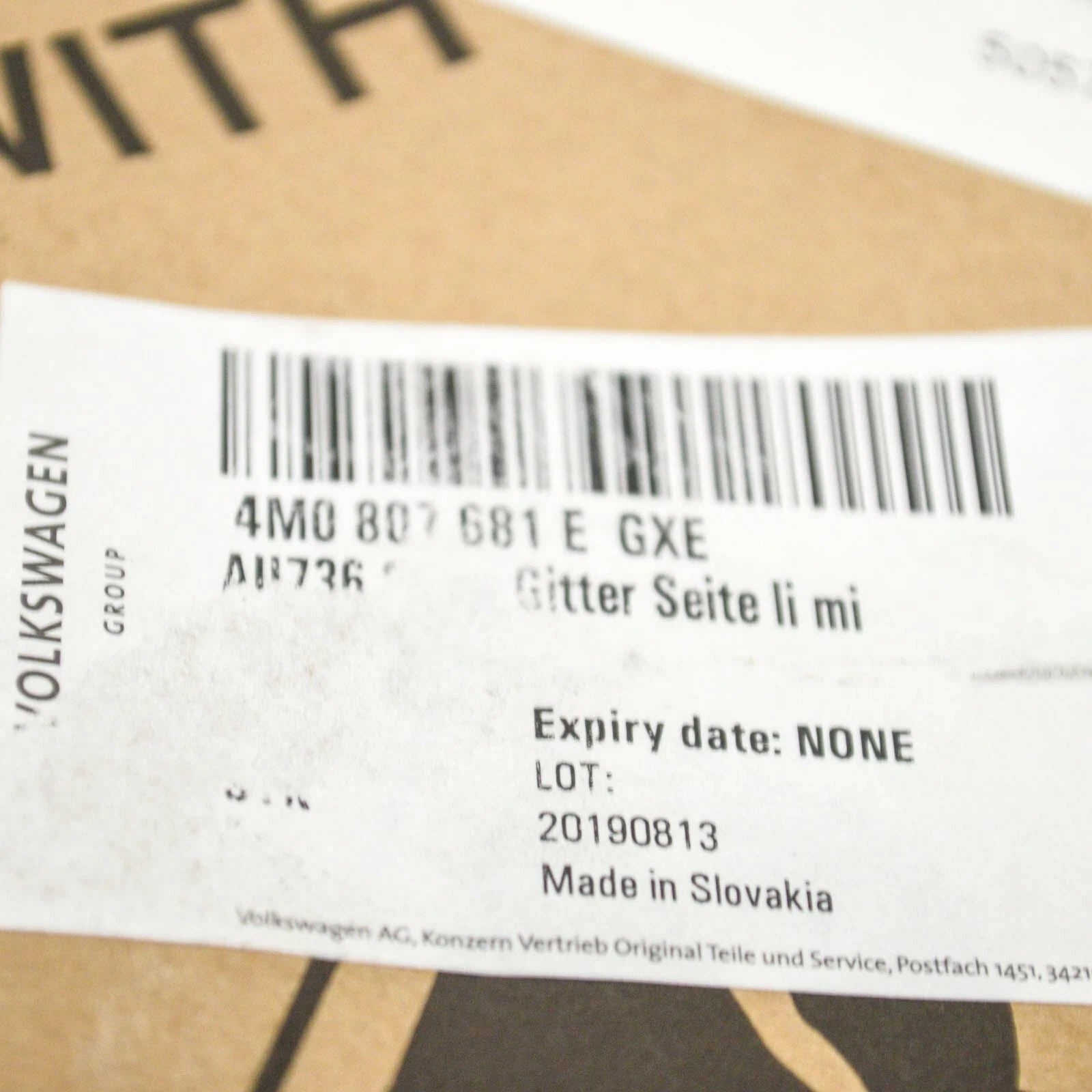 NEW AUDI Q7 4M FRONT BUMPER LEFT SIDE GRILLE 4M0807681E GXE