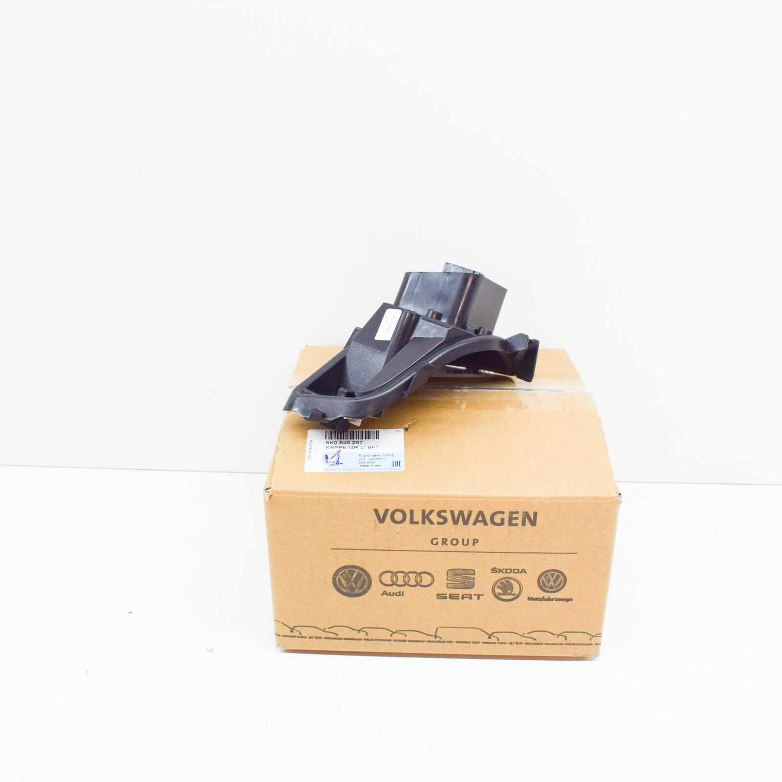 NEW VOLKSWAGEN GOLF MK6 REAR LEFT TAILLIGHT BULB HOLDER 5K0945257 ORIGINAL