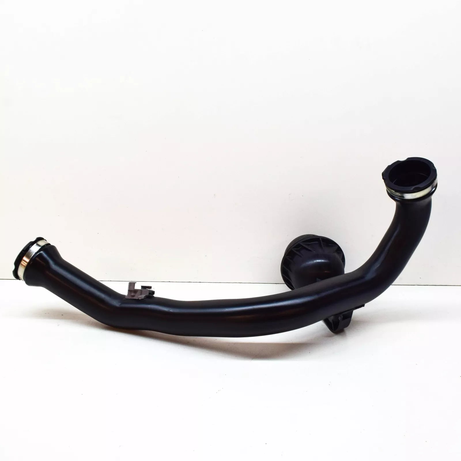 NEW AUDI A5 S5 8W6 LEFT SIDE TURBOCHARGER PIPE HOSE 8W0145673AL ORIGINAL