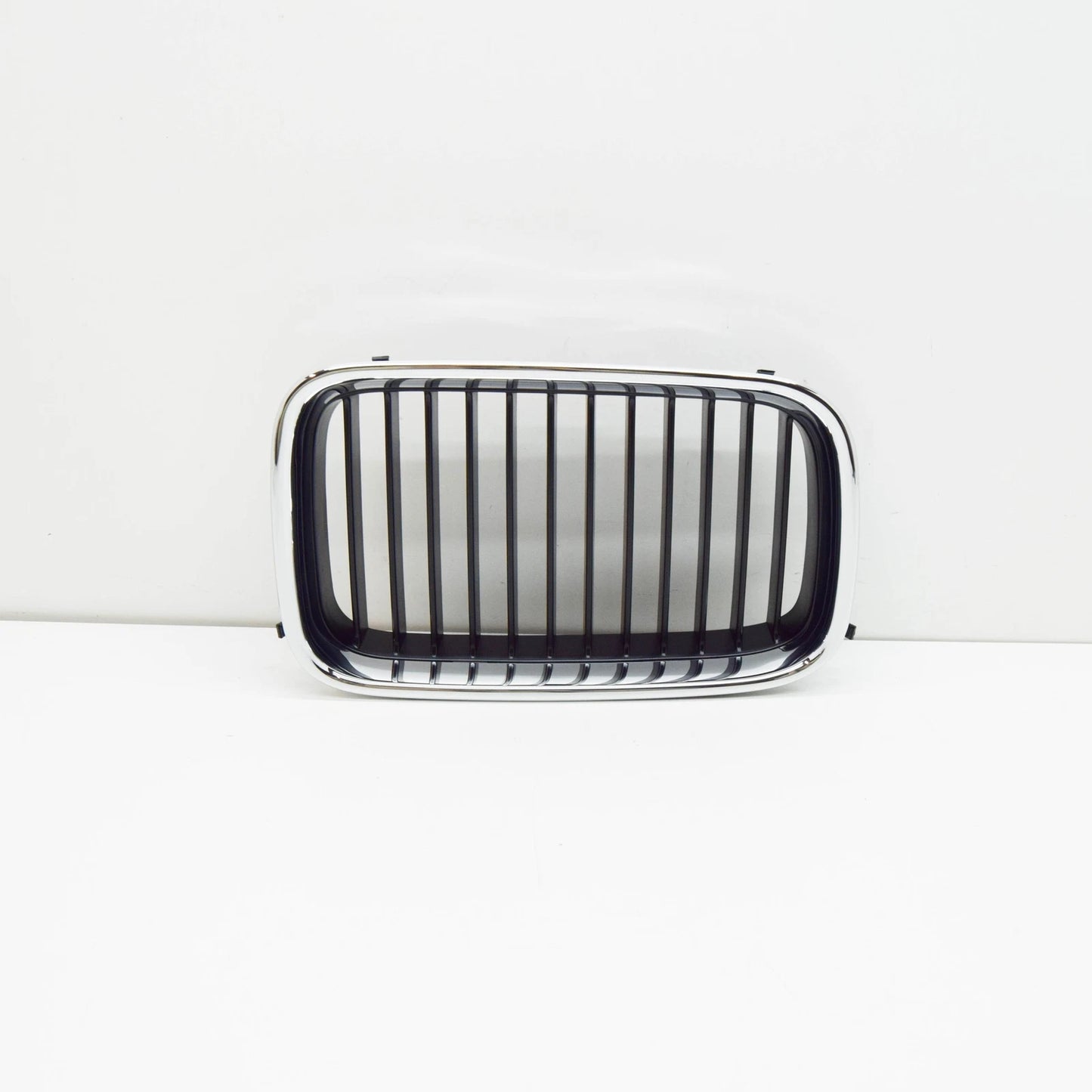 NEW BMW 3 SERIES E36 FRONT RADIATOR KIDNEY GRILLE RIGHT 8122238 51138122238