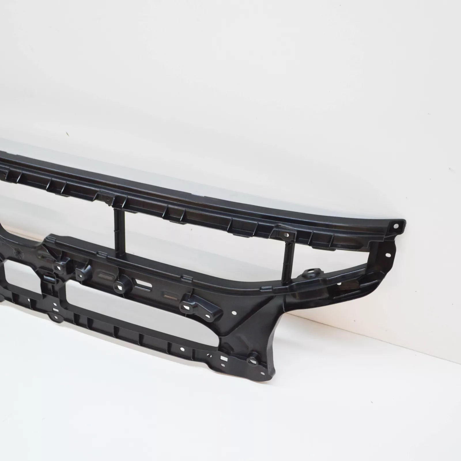 NEW AUDI E-TRON SPORTBACK GEA FRONT BUMPER CENTER GRILLE 4KE8076839B9 ORIGINAL