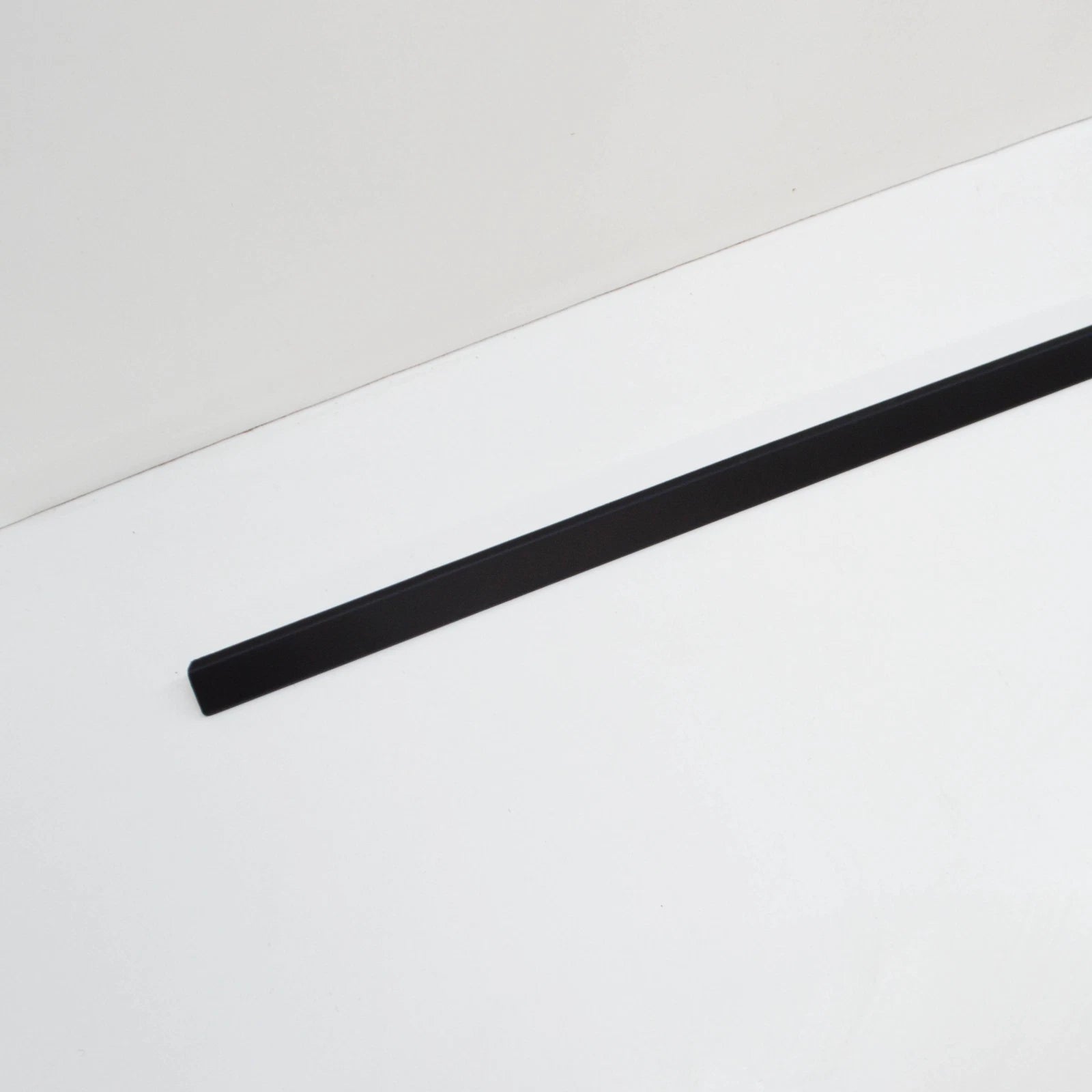 NEW BMW 5 E39 FRONT RIGHT DOOR MOULDING 51138159296 8159296 ORIGINAL