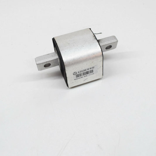 NEW MERCEDES-BENZ E W212 REAR ENGINE SUPPORT A2122401618