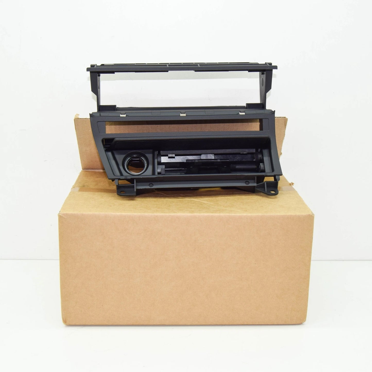 NEW BMW 3 E46 RADIO MOUNTING BRACKET LHD 51167001410 ORIGINAL