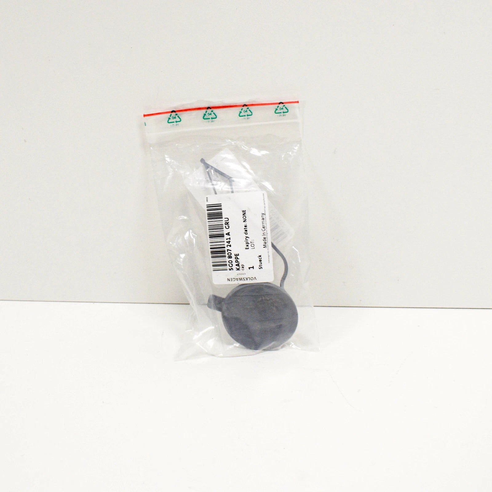 NEW VOLKSWAGEN GOLF MK7 FRONT BUMPER TOW HOOK EYE CAP 5G0807241AGRU