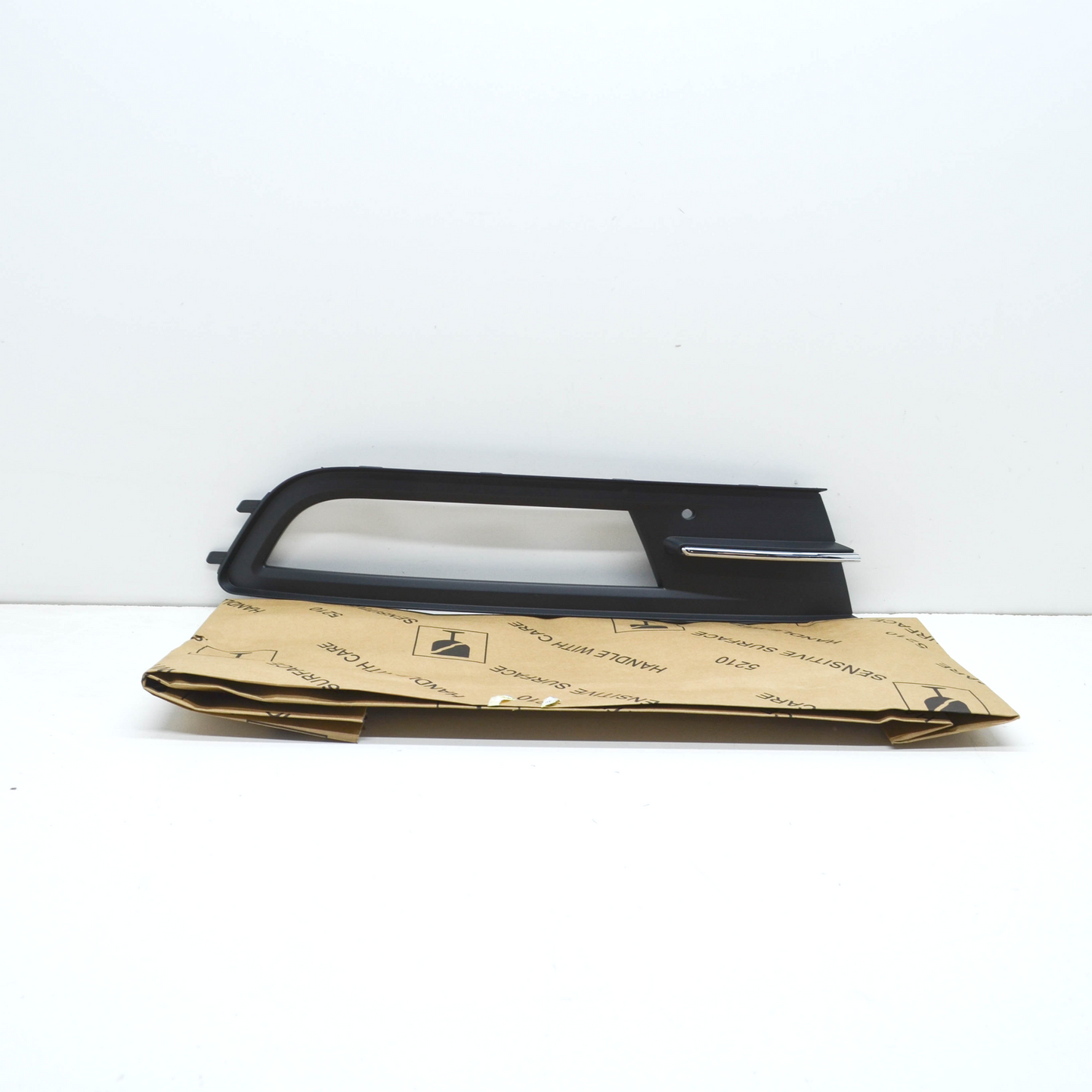 NEW VOLKSWAGEN PASSAT B8 3G2 FRONT RIGHT BUMPER GRILLE 3G08546629B9 ORIGINAL