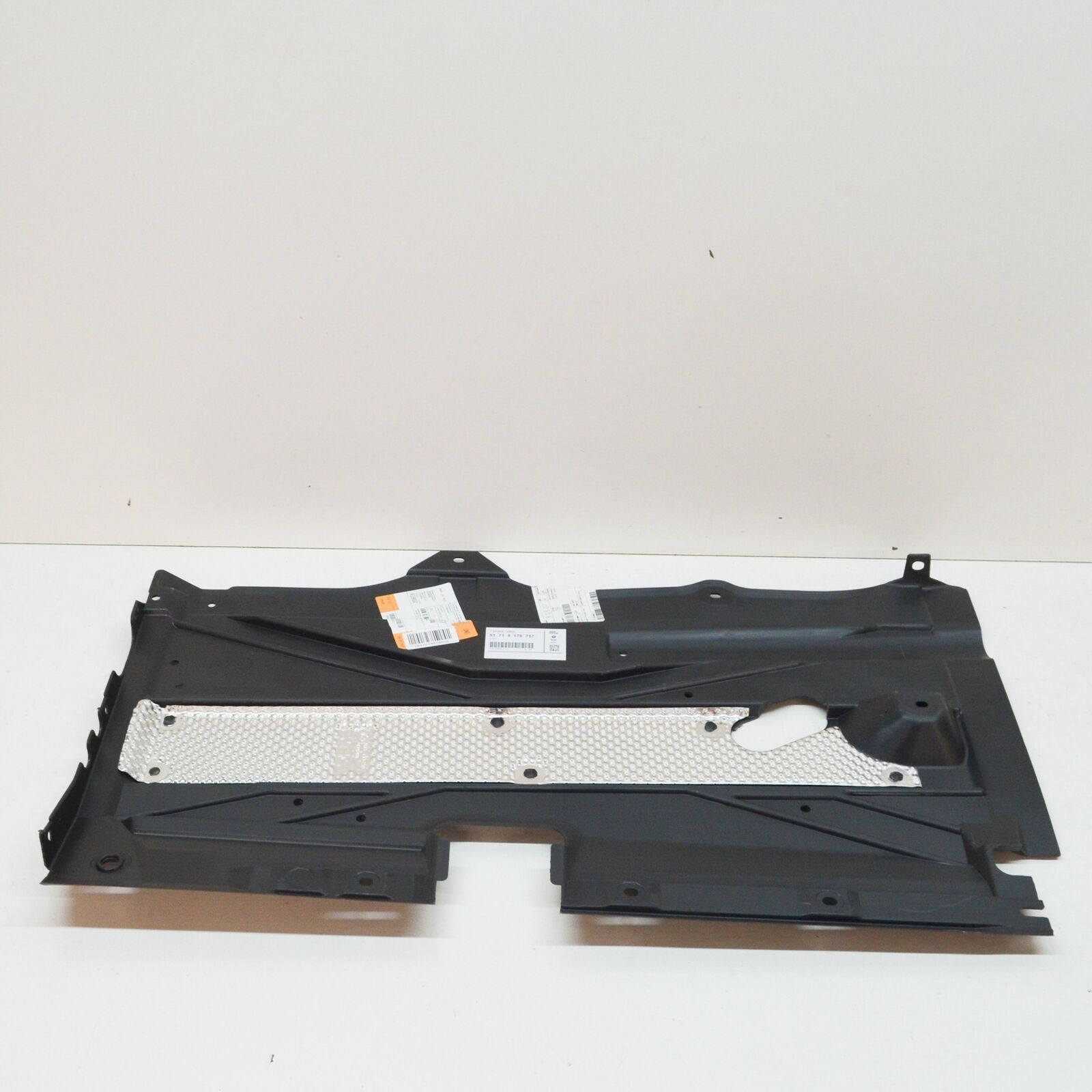 new bmw 5 e39 left lower body cover 51718176757 8176757 original